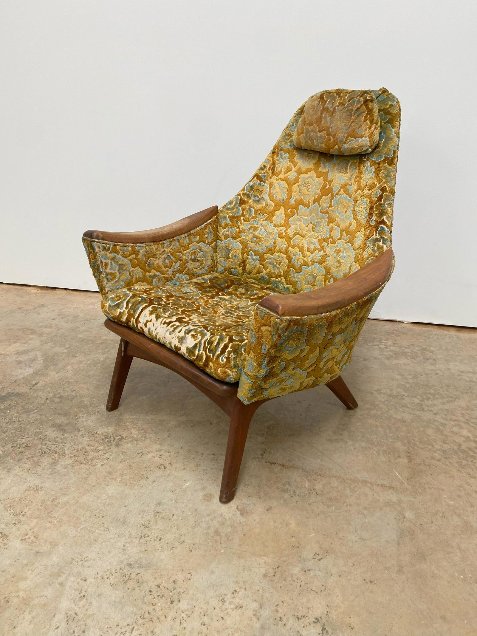 Adrian Pearsall Lounge Chair: Adrian Pearsall lounge chair. Original fabric. Wood sculpted arms/legs. Comes with back head rest.