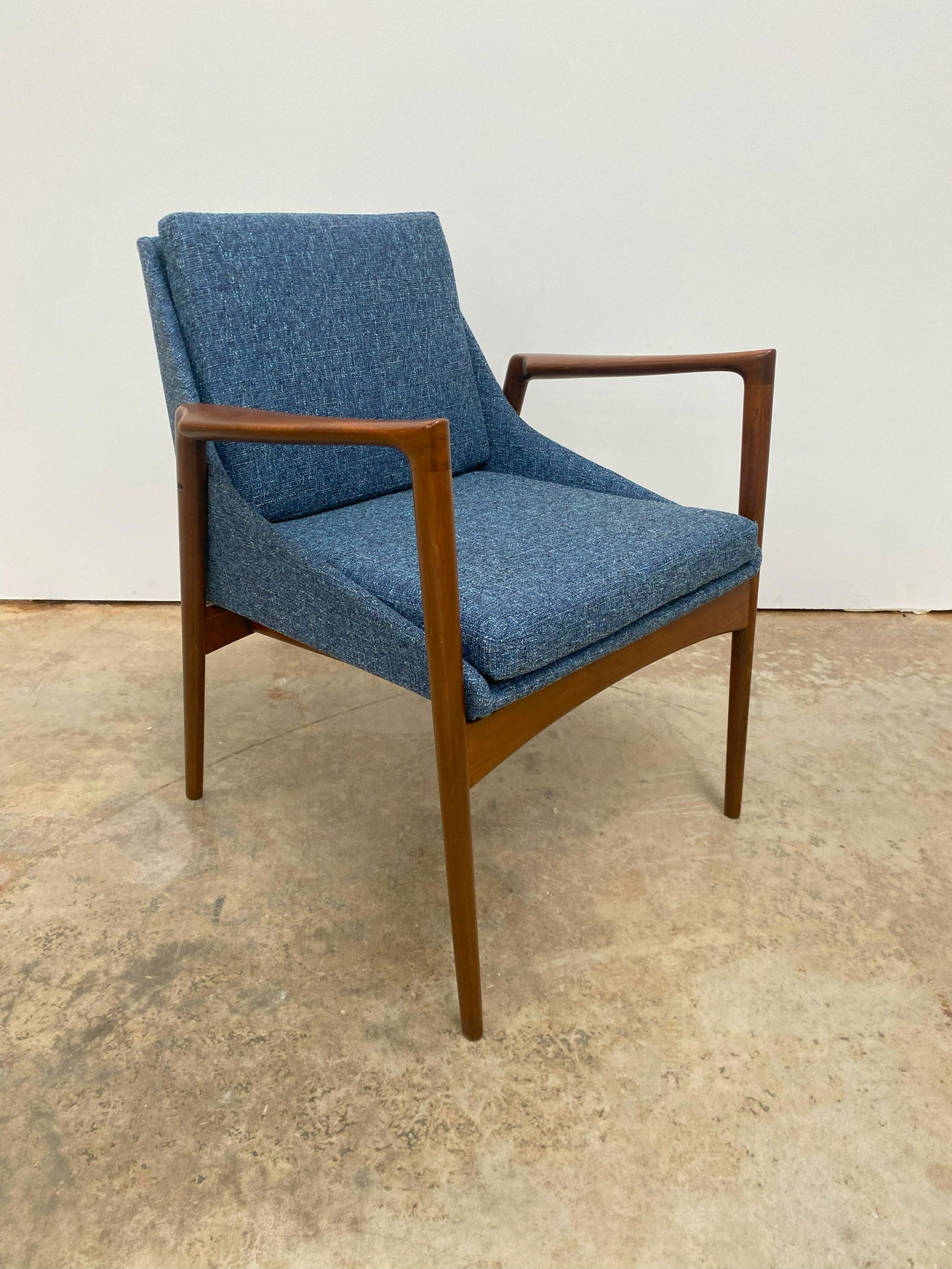 Kofod Larsen Side Chair (1 of 5)