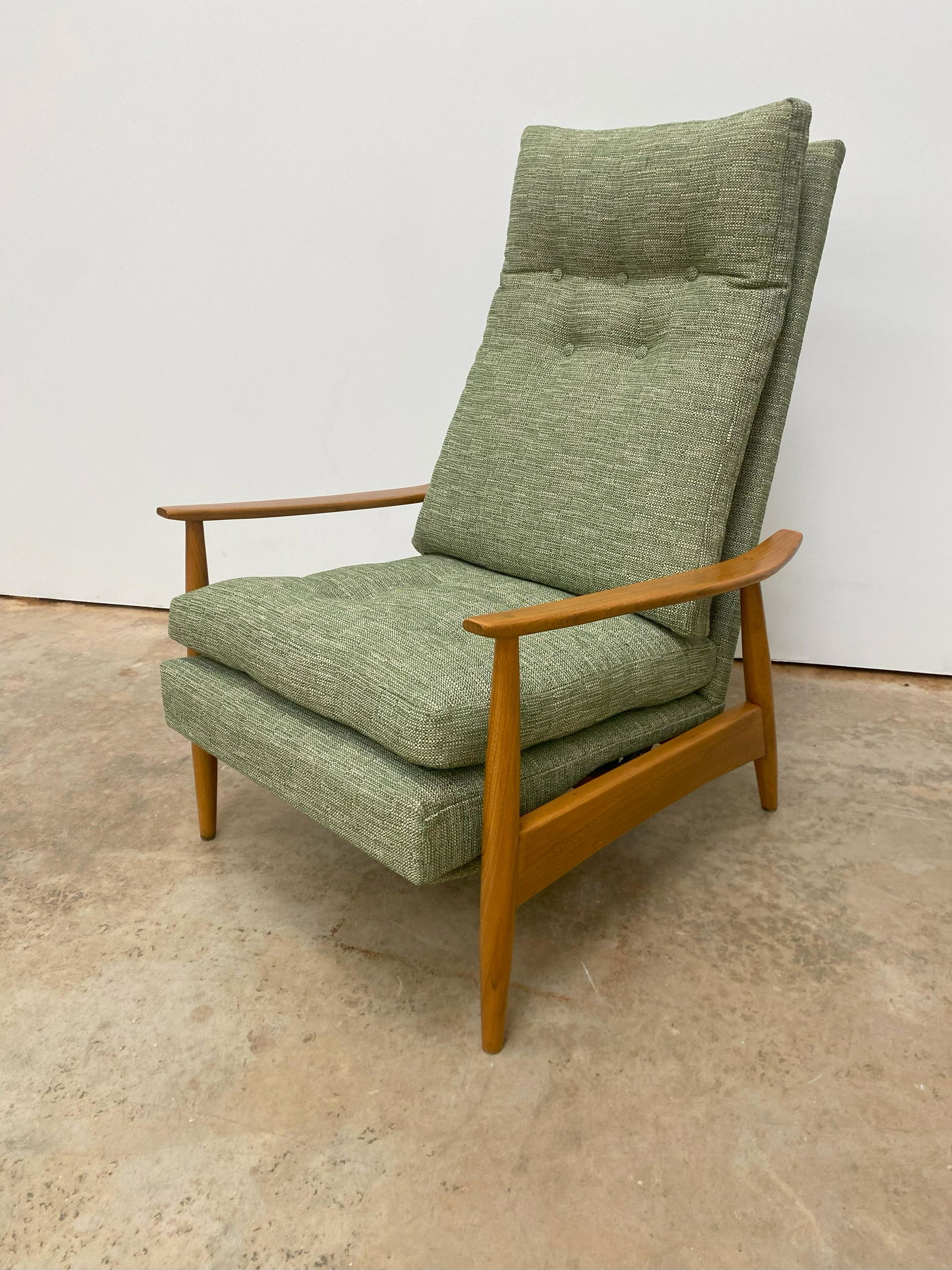 Milo Baughman Recliner (1 of 7)