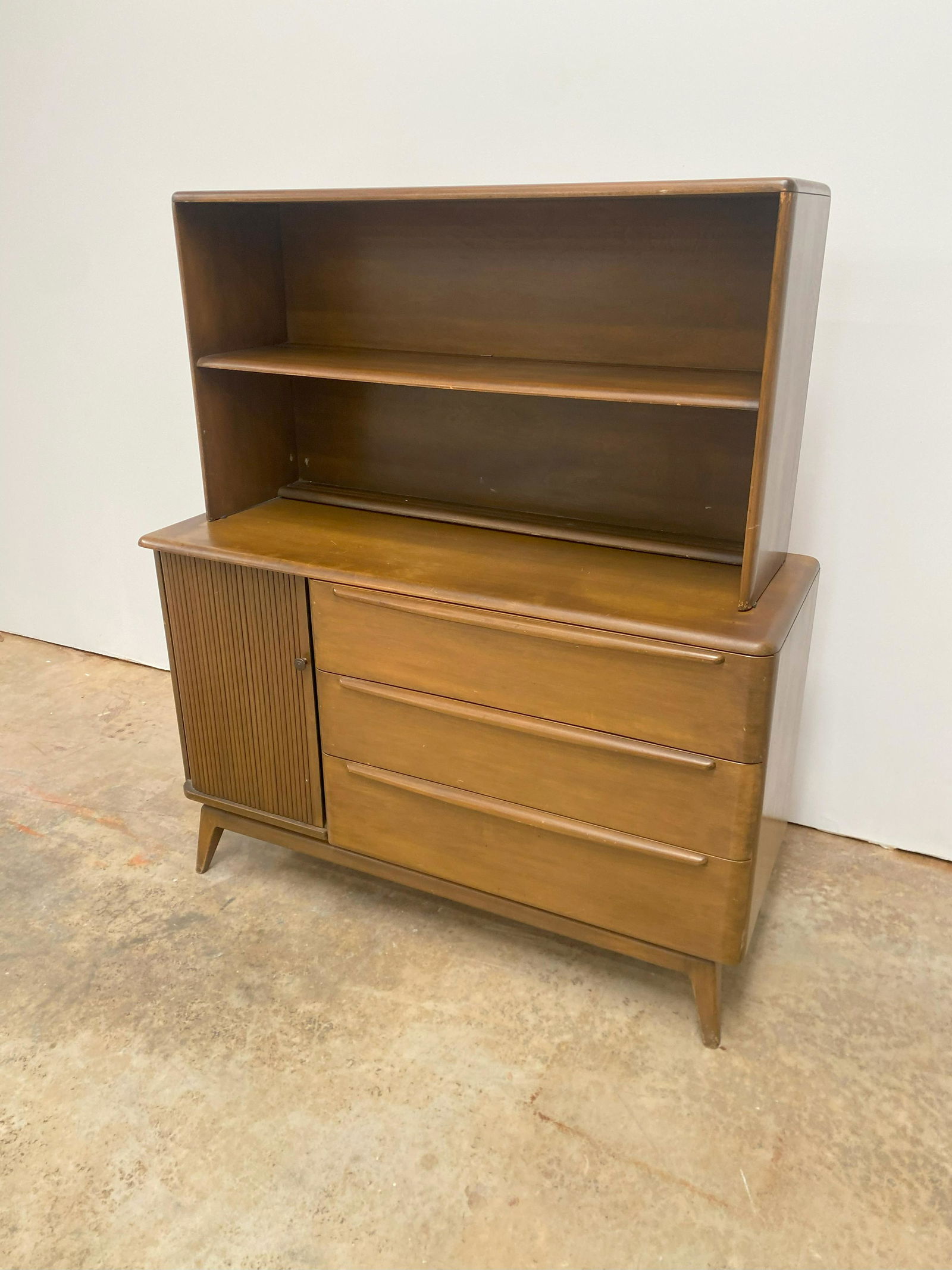 Heywood Wakefield China Cabinet (1 of 8)