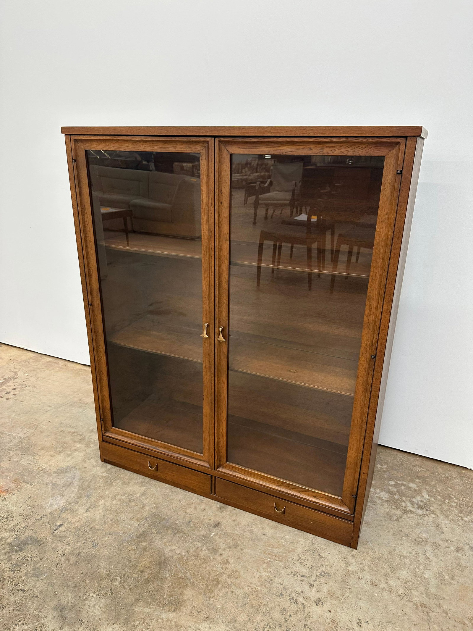 Brasilia Cabinet: Broyhill Brasilia hutch topper. This piece used to sit on a base. 1960s.