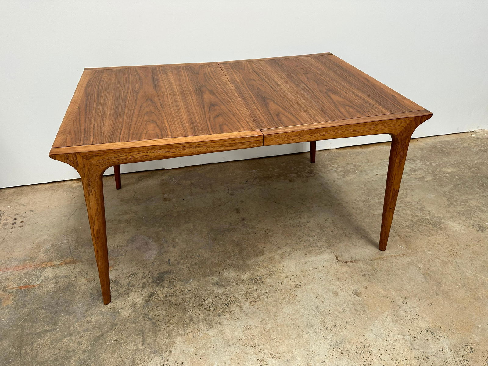 Drexel Profile Dining Table (1 of 8)