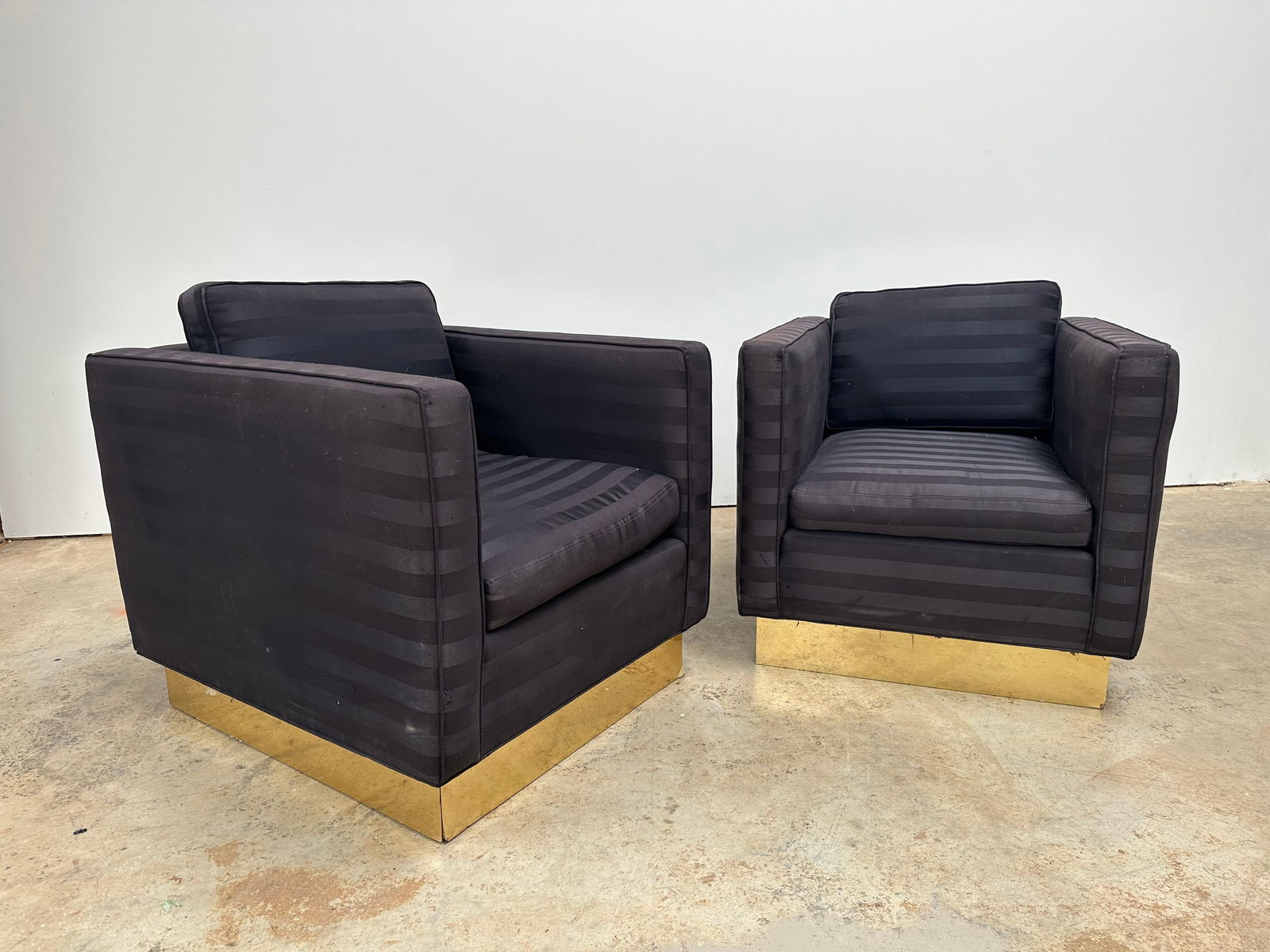 Pair of Milo Baughman Style Chairs (1 of 7)