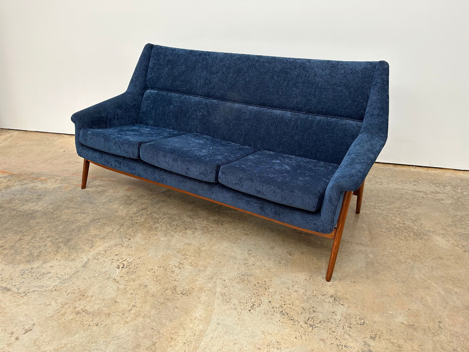 Mid Century Dux Sofa (1 of 5)