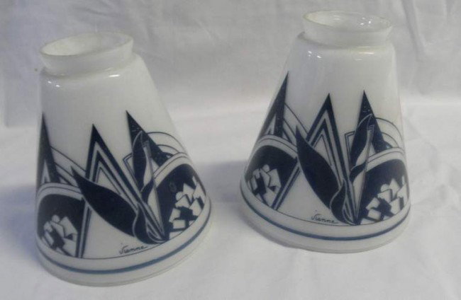 Pair of Vianne Art Glass shades: Pair of Vianne Art Glass shades, Deco designed, signed on front of shade, 5 1/2"h, 2"opening on top, 5" opening on bottom