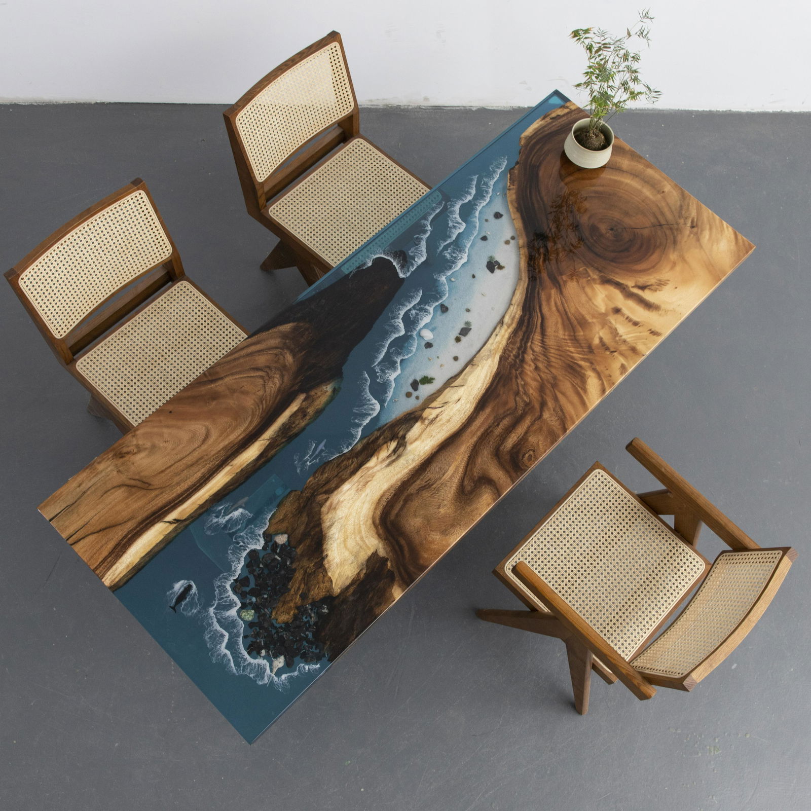 Resin Art Table (1 of 4)