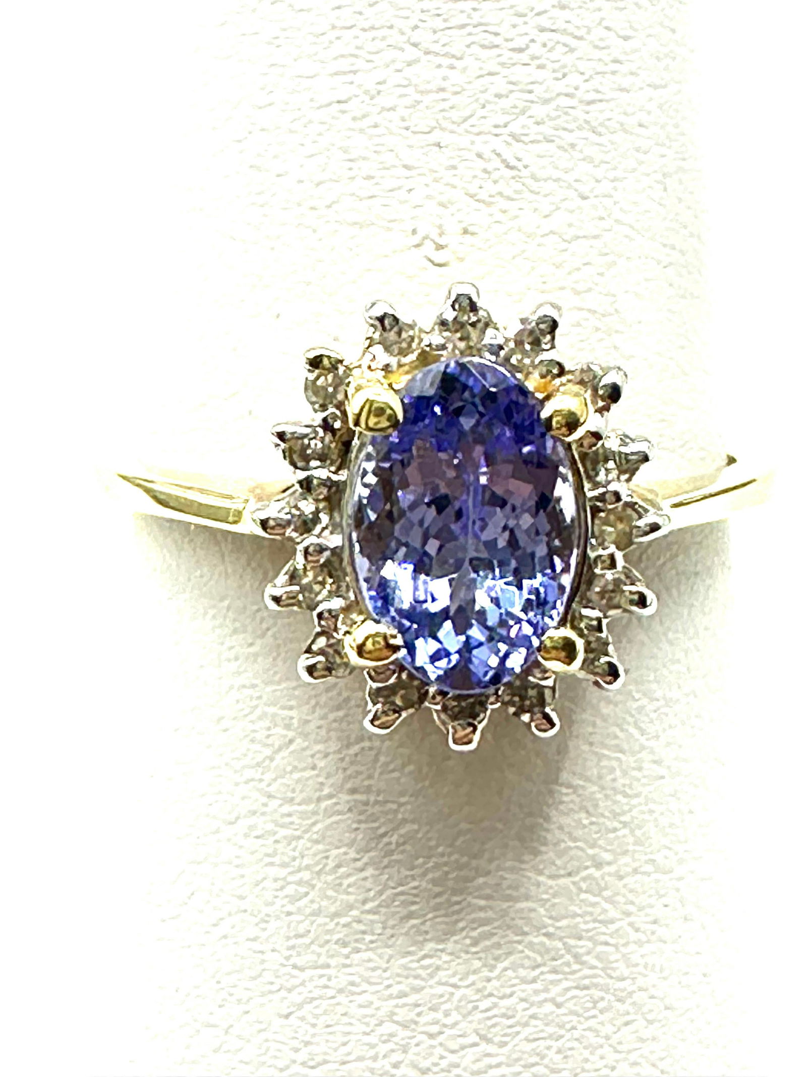 14K YG & Natural Diamond&Oval Tanzanite Ring Size 7 (1 of 3)