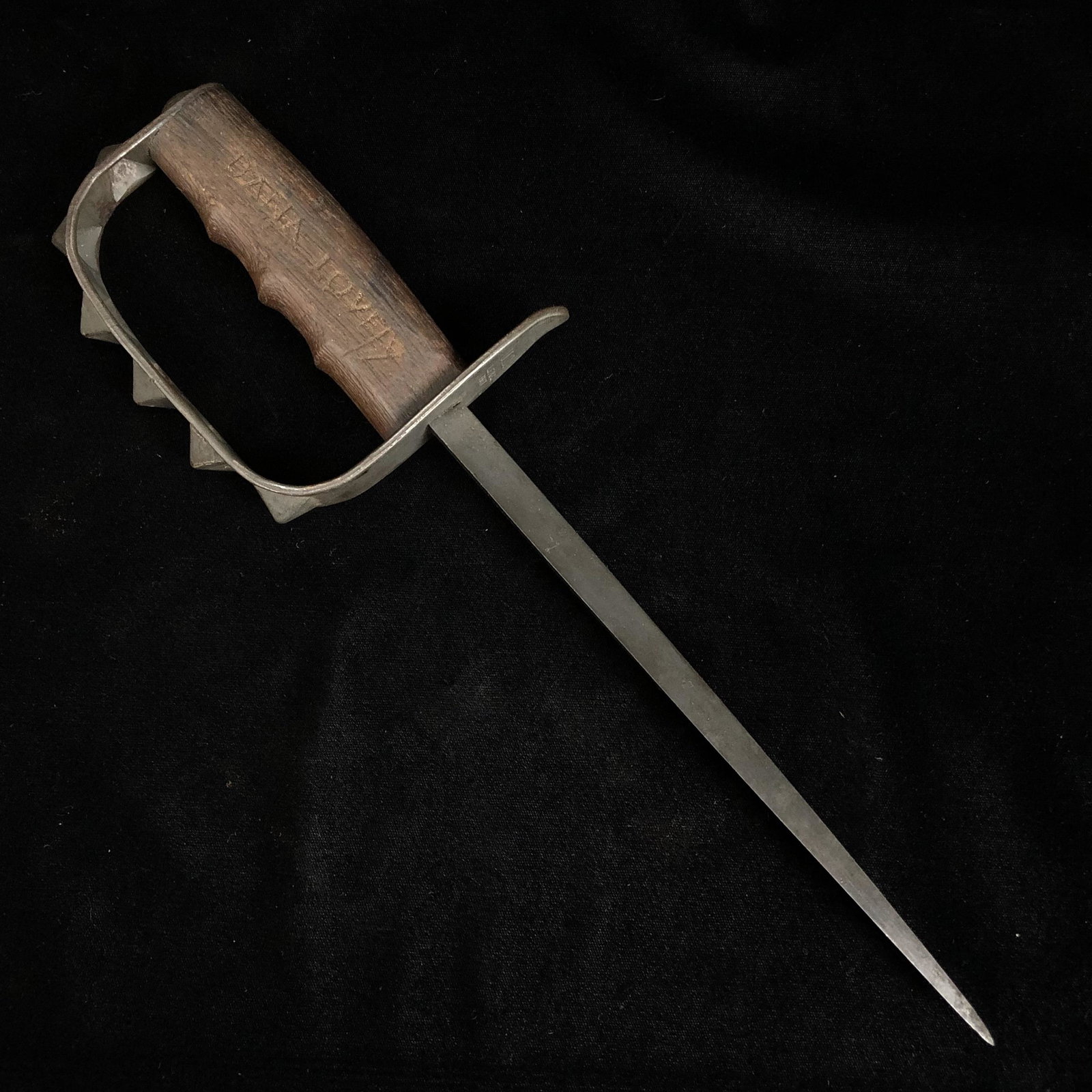 WWI LF&C Trench Art Knuckle Knife Pyramid Blade: WWII LF&C knuckle duster knuckle knife pyramid point named. "Dana Lovely" Good shape. No sheath.