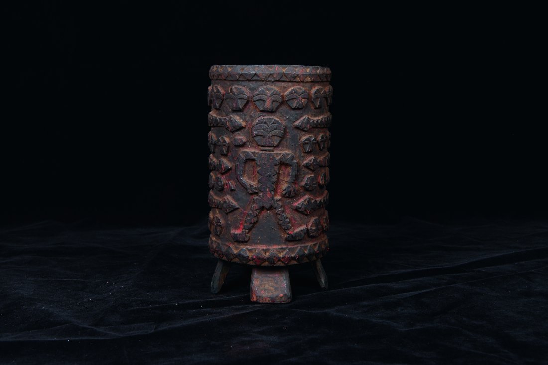 排灣族筆筒 Paiwan Pen Holder: H:19cm;D:9.5cm,Wood 木製