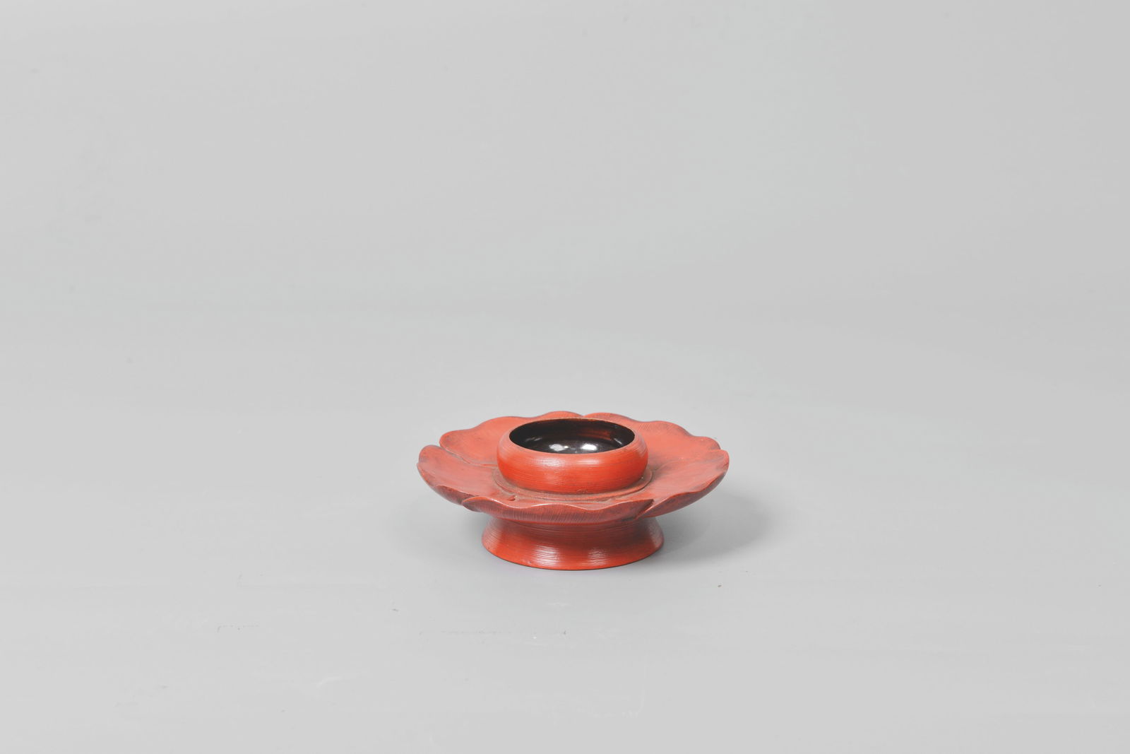 Bowl stand: 清,花口盞托