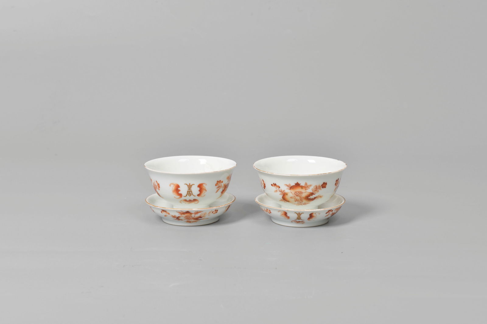 Cup & tea boel stand with gold tracing: 清攀紅描金小杯 附盞托一組 L:8.4cm;H:4cm×2/L:8cm;H:1.7cm×2