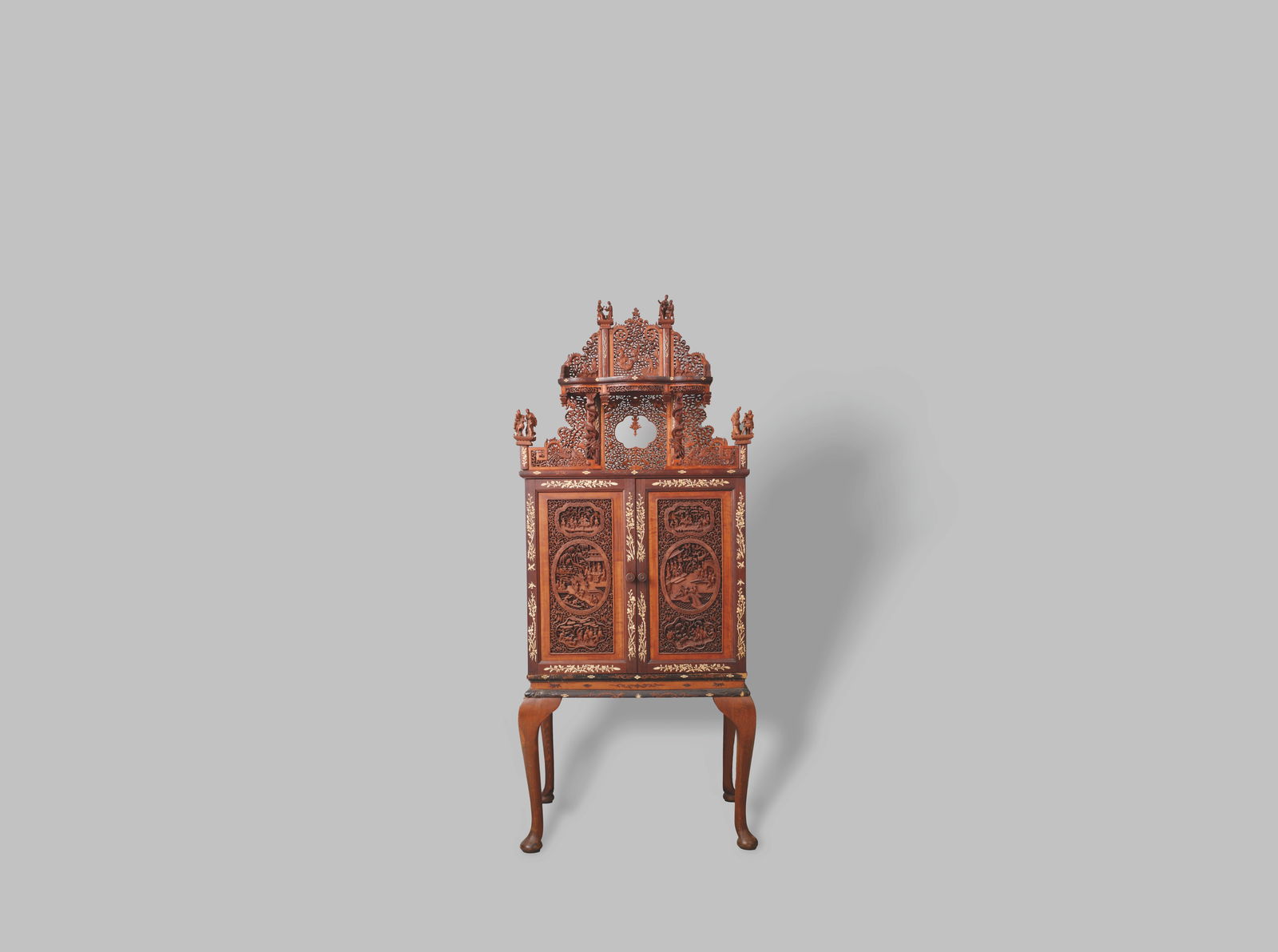 Boxwood Cabinet: 黃楊木櫃子