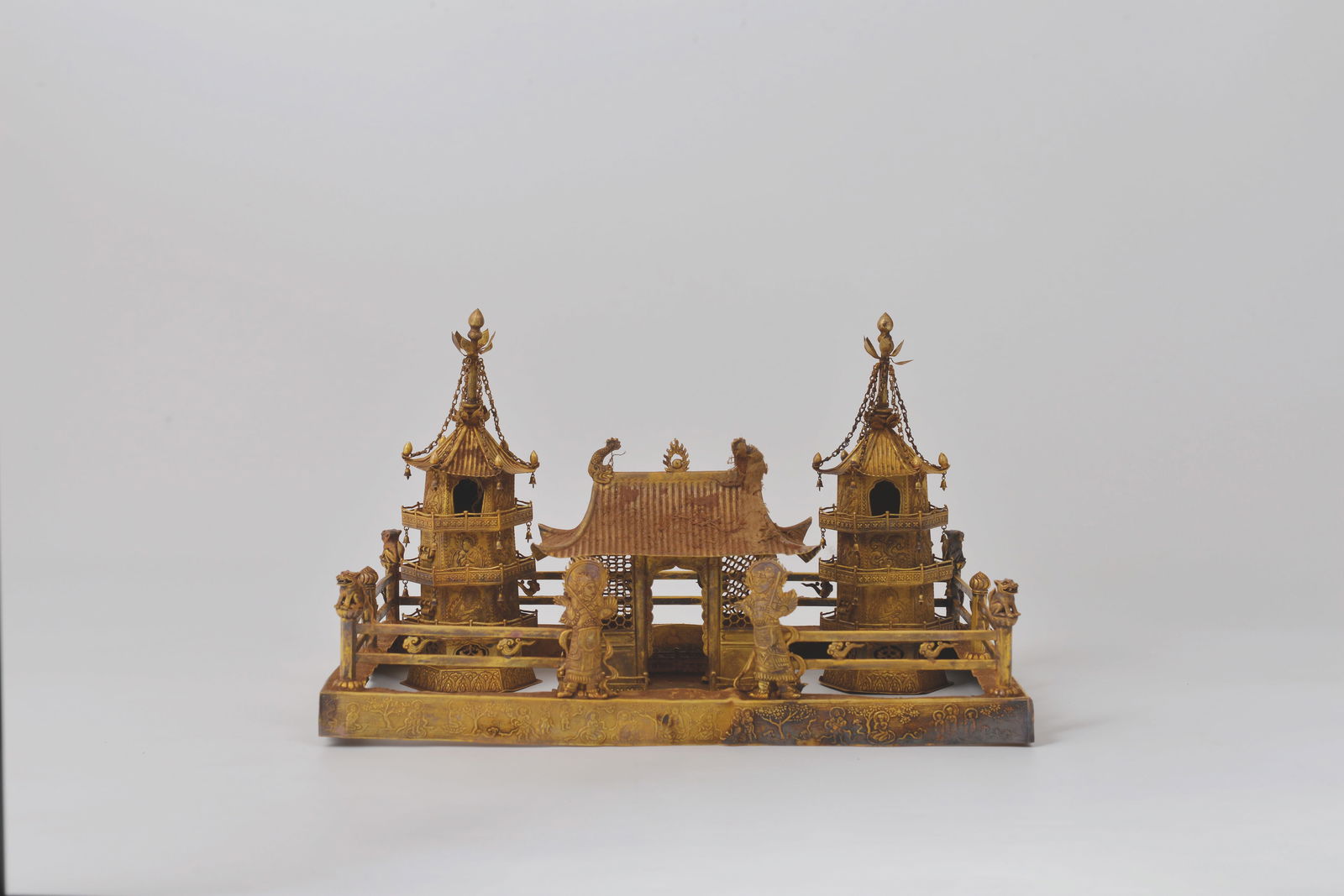 Stand for reliquary: 唐鐵函金塔舍利盒一套