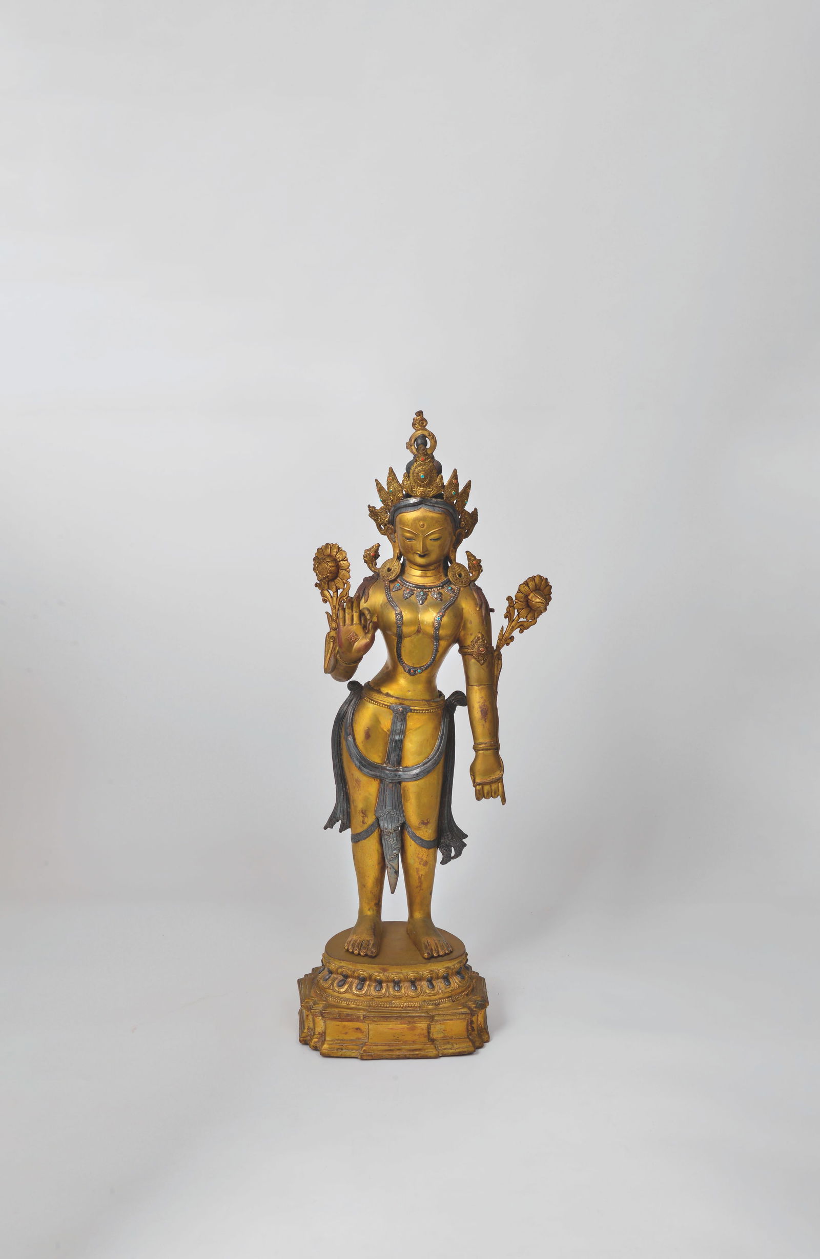 Gilt standing (1 of 7)