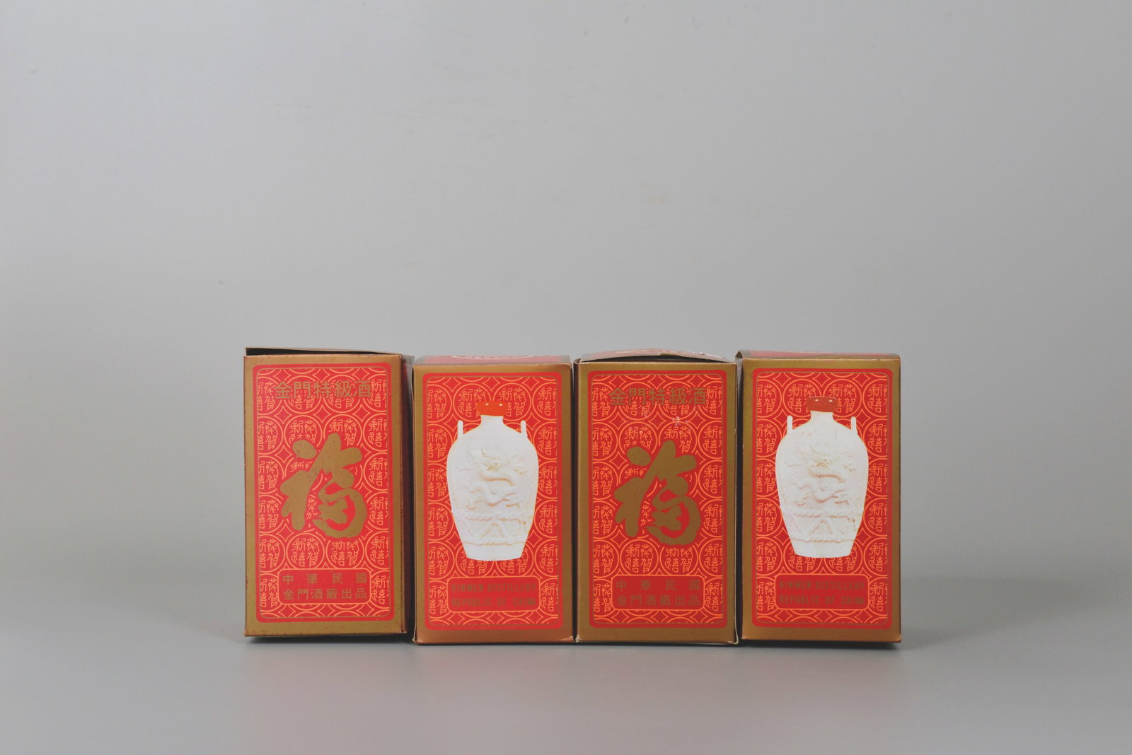 Kinmen kaoliang liquor: 民國88年/89年 白釉繩紋罈裝特級高梁一公升x4