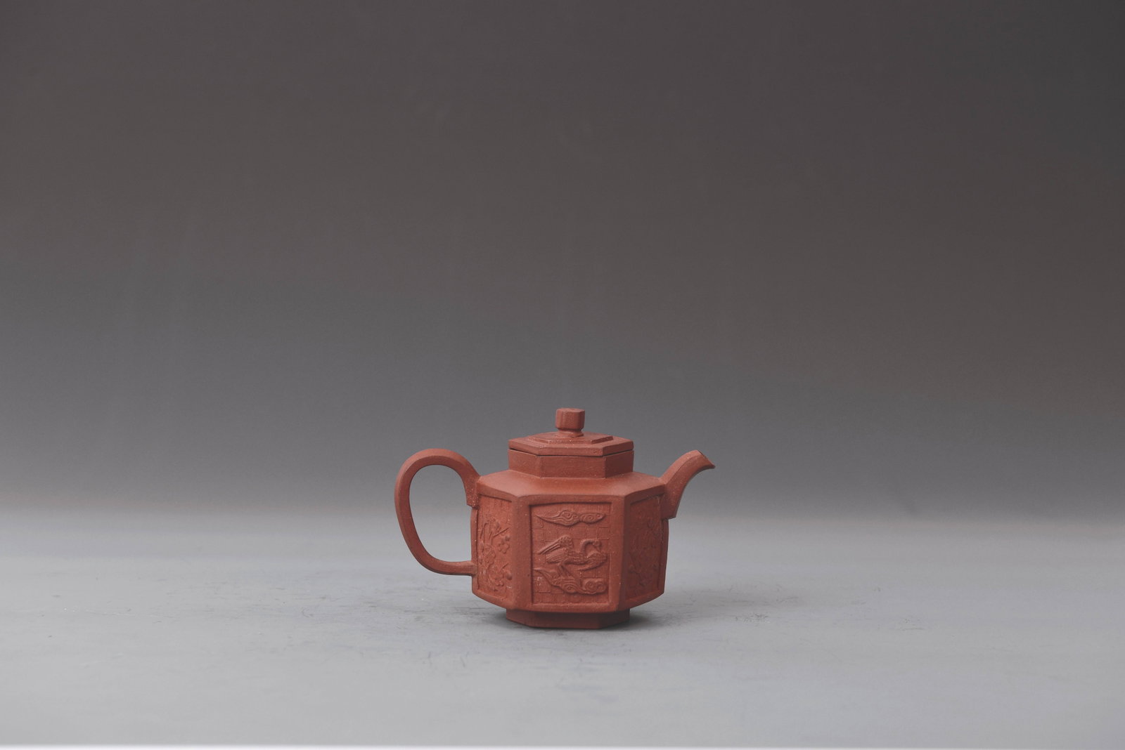 Decal Red clay Teapot: 清早期 六方貼花朱泥壺
