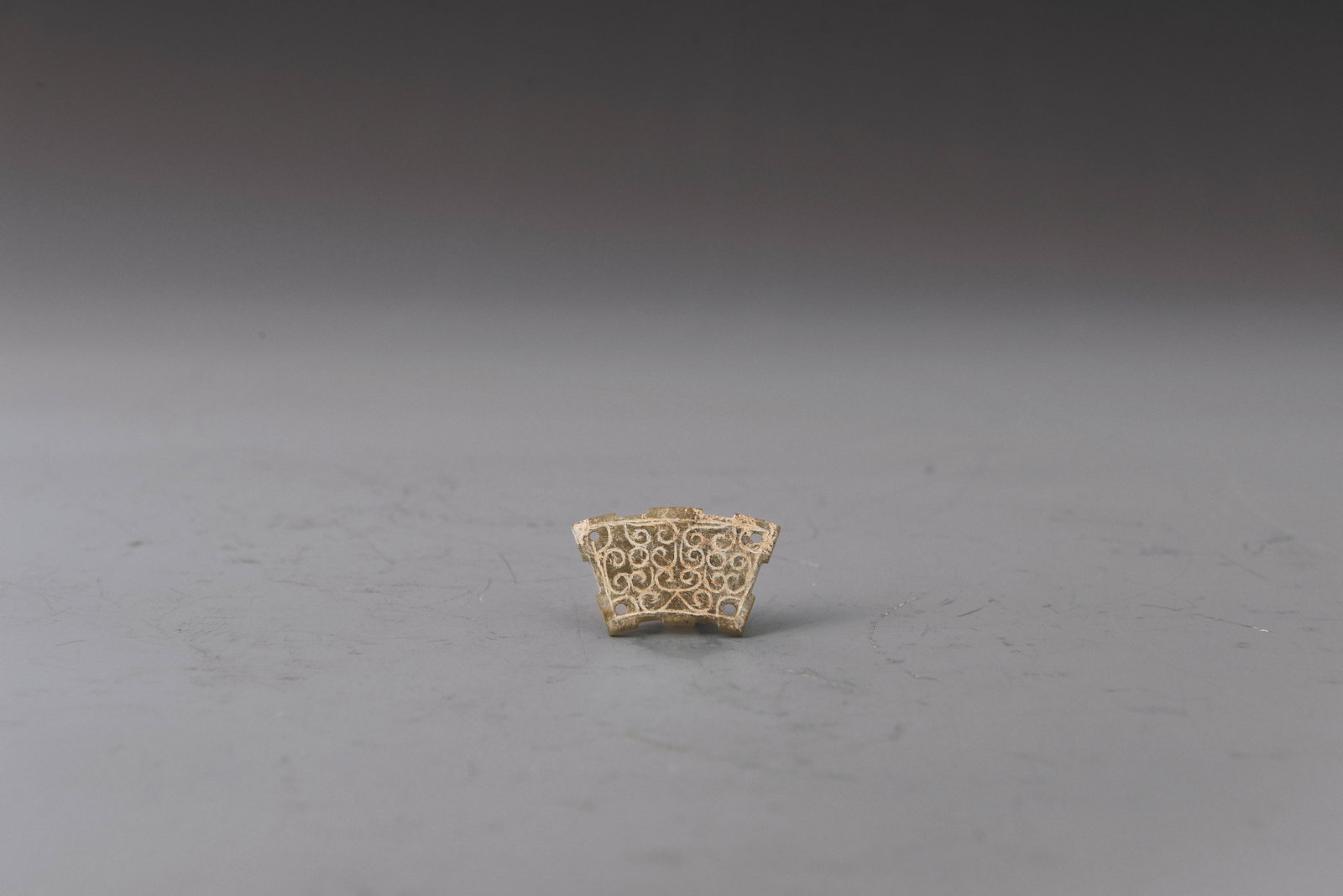 Jade ornament: 戰國 勾連紋配飾