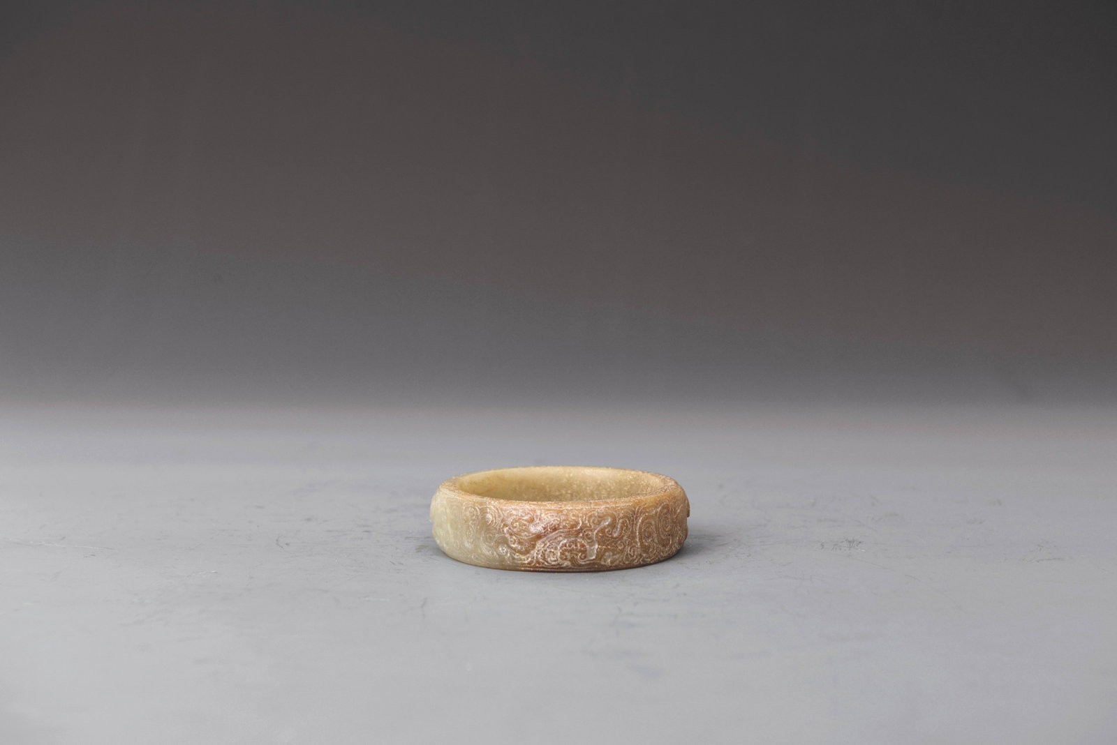 Jade Bracelet: 宋 雲龍白玉鐲