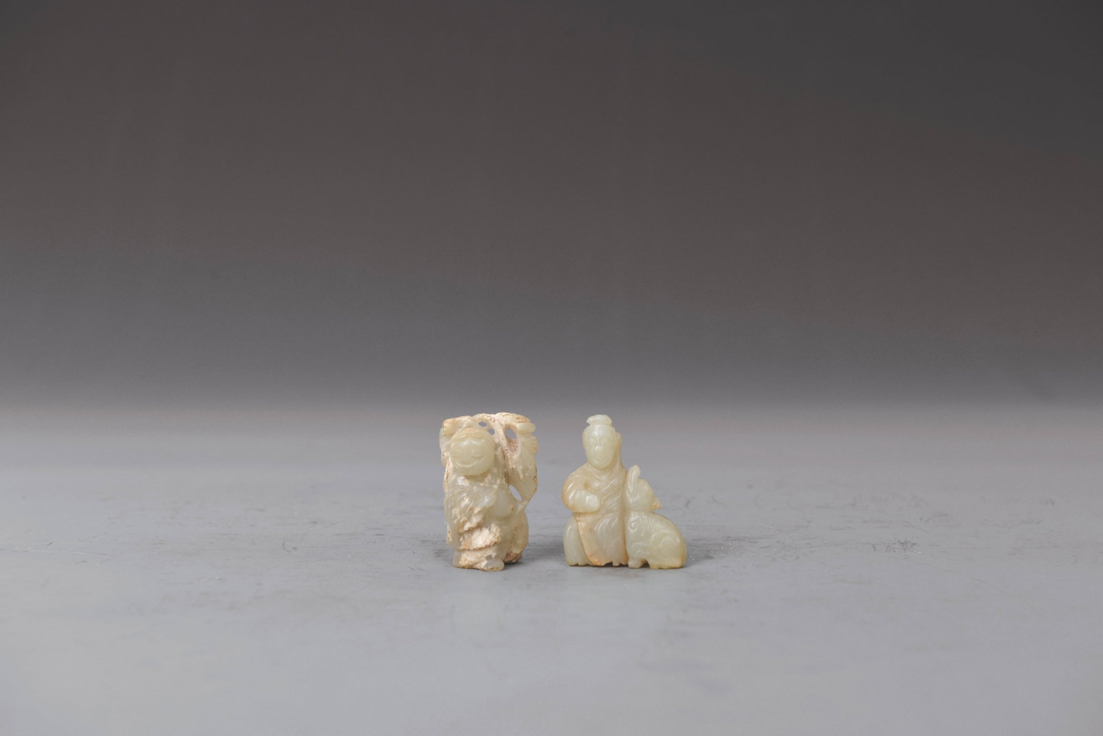 Jade Guan-yin: 生坑雕持蓮童子/人物