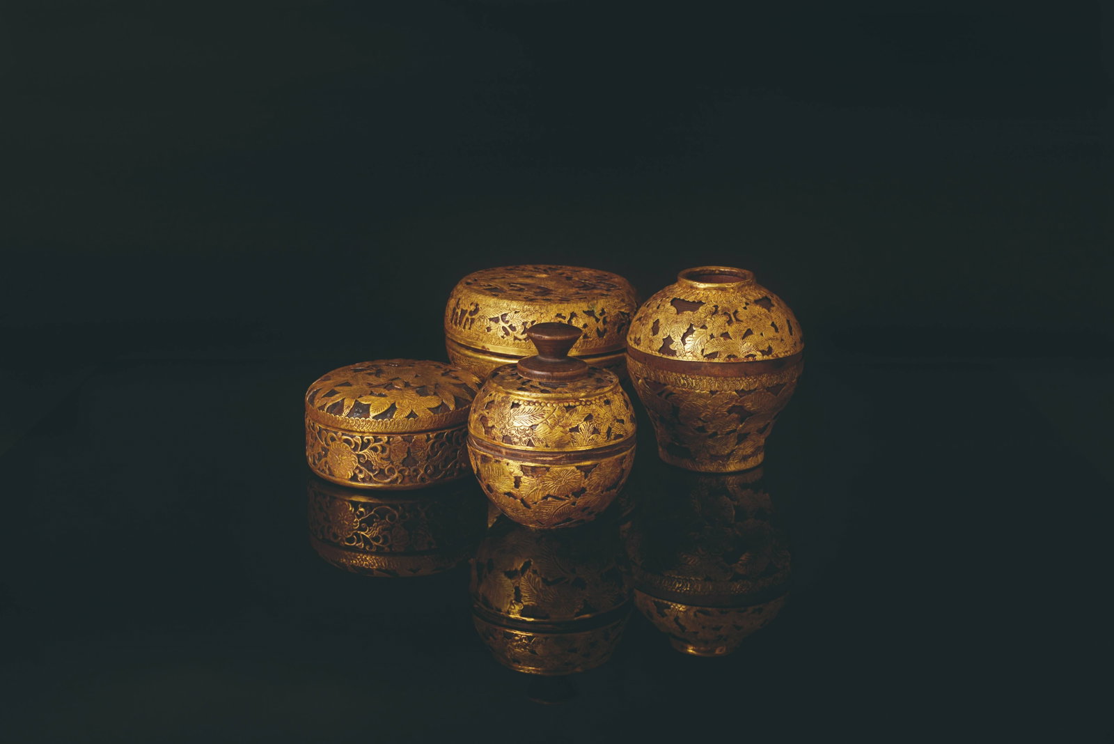 Wood Box with Gilt Decoration: 遼 柏木包銀鎏金紋器盒