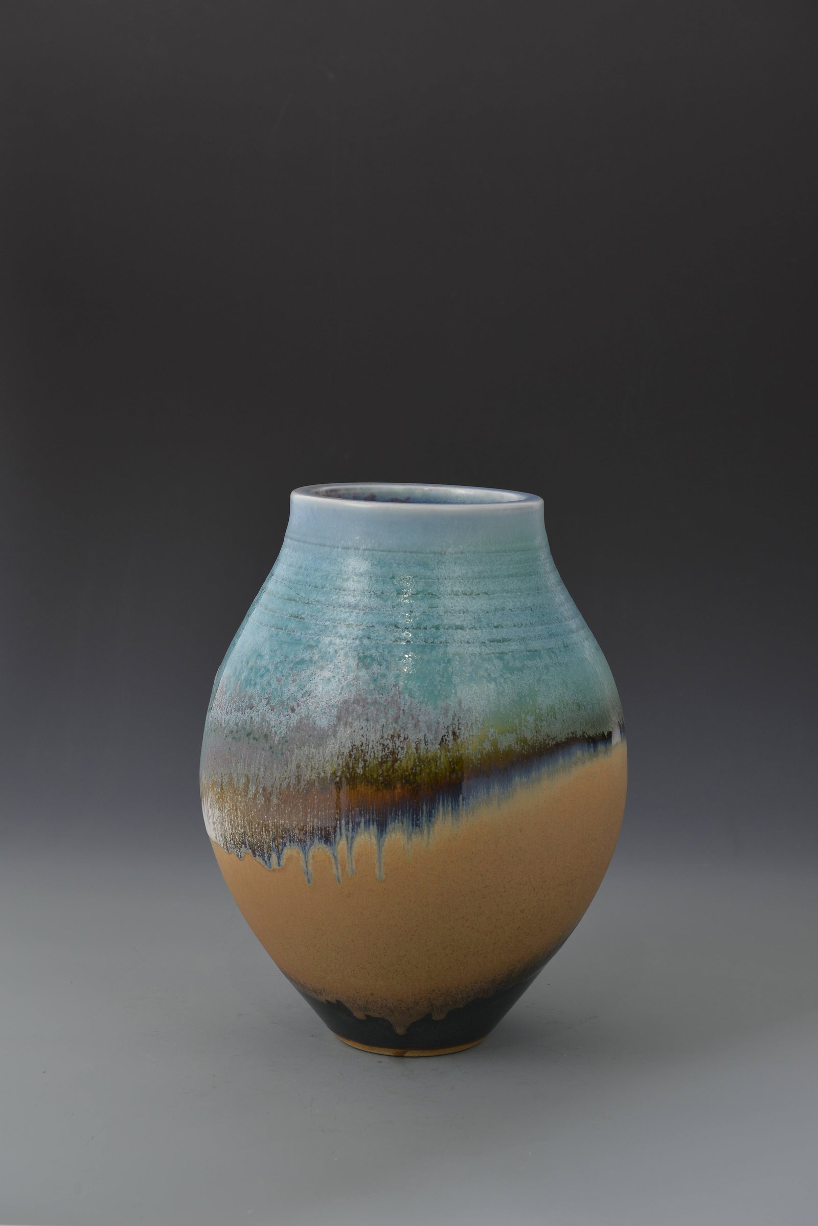 Jar in Green glaze: 王修功 綠釉三色罐
