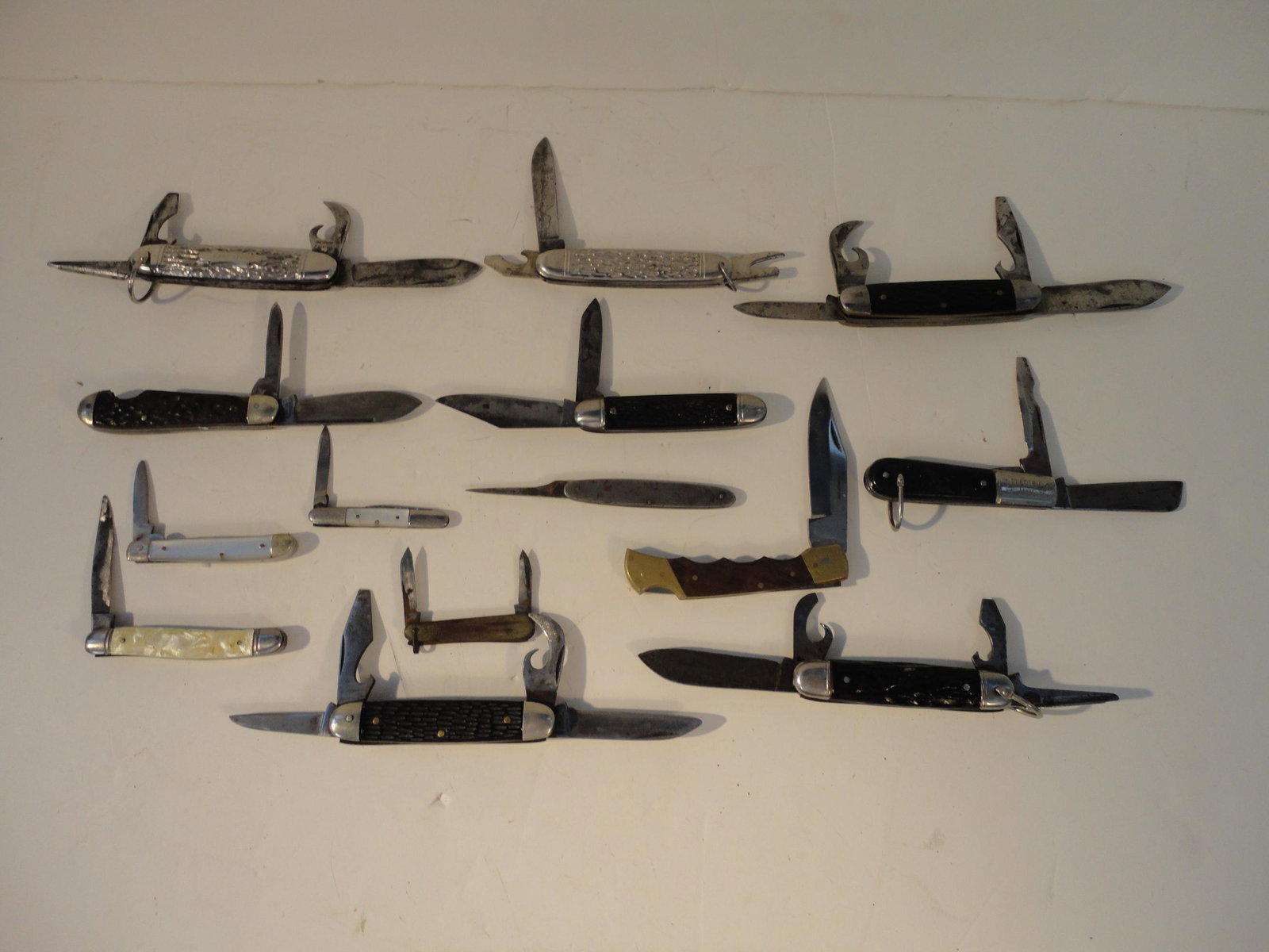 Lot of 14 Vintage Folding Pocket Knives (1 of 9)