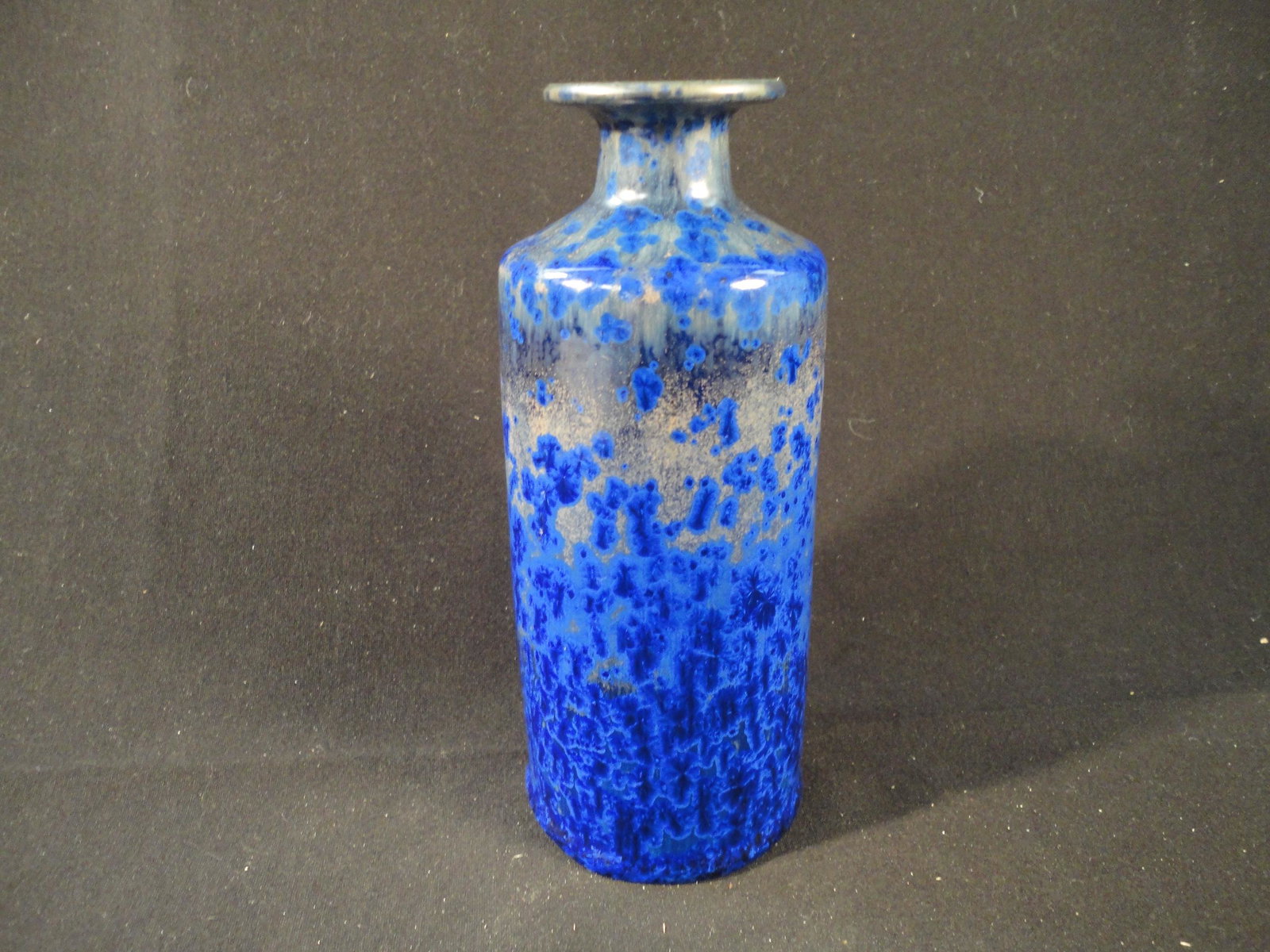 Vintage Wendelin Stahl Cylinder Vase 901/16 Crystalline Blue - Germany -Mid Century Modern: Vintage Wendelin Stahl Cylinder Vase 901/16 Crystalline Blue - Germany -Mid Century Modern. This Vase is in Excellent Condition with no chips or cracks. It measures approximately 17 cm tall by 13 cm w