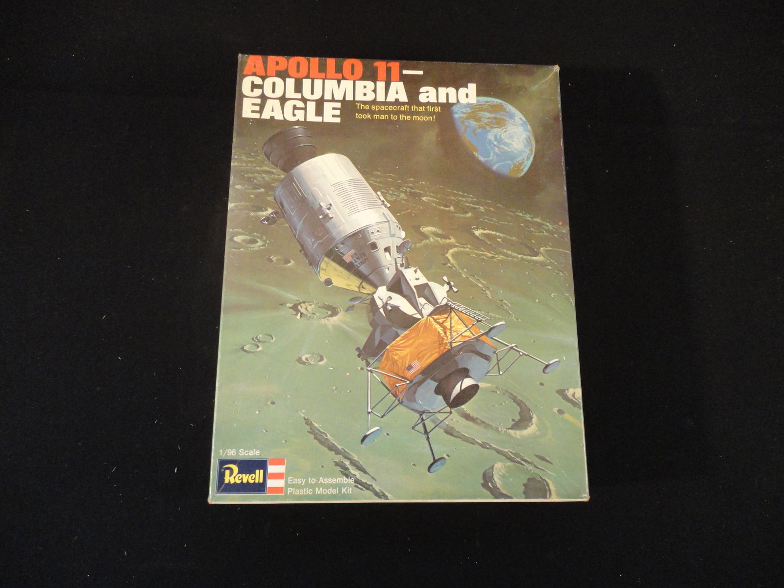 Vintage 1975 Revell Model Kit - APOLLO 11 COLUMBIA and Eagle. New in Box. (1 of 7)