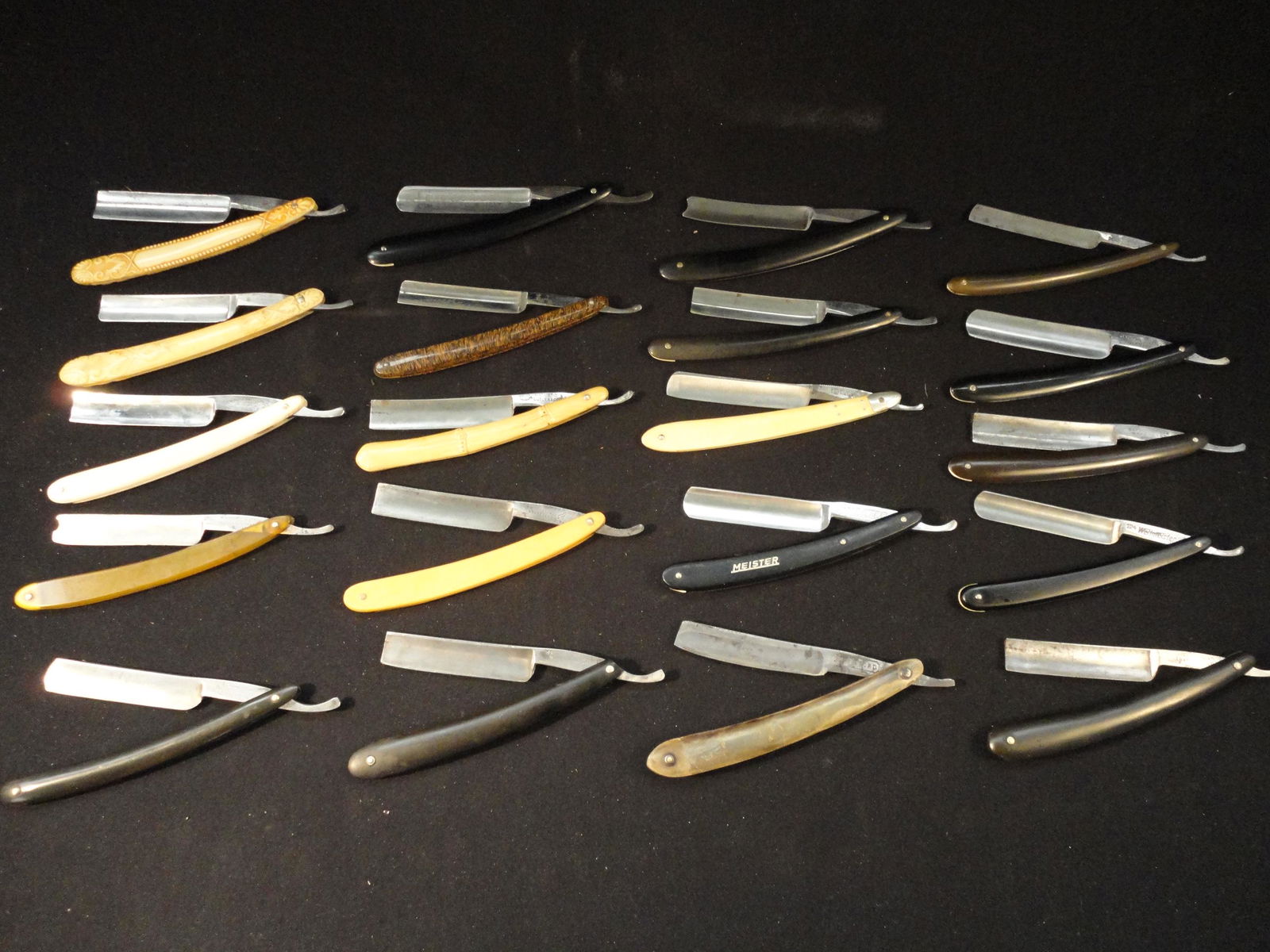 Lot of 20 Antique Straight Razors (1 of 11)