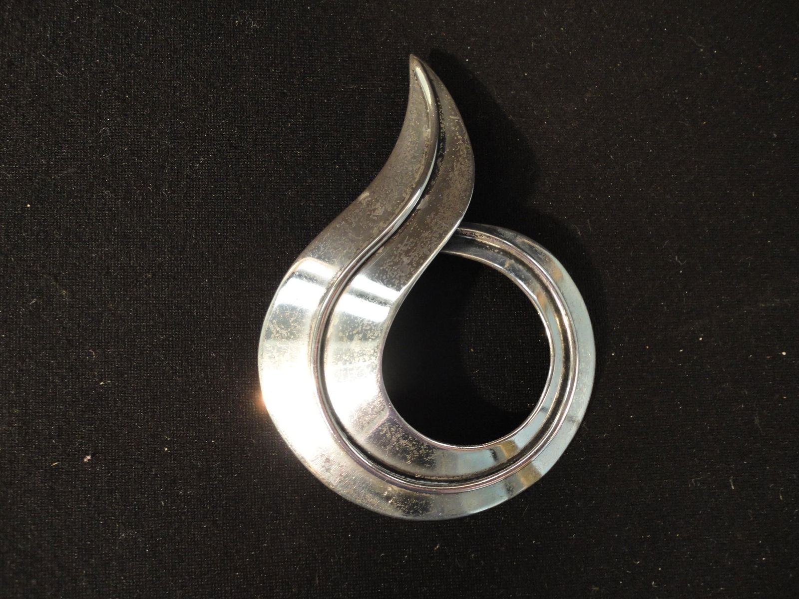 Vintage Francisco Rebajes .925 Sterling Silver Modernist Artistic Brooch: Vintage Francisco Rebajes .925 Sterling Silver Modernist Artistic Brooch. This Brooch is in Excellent Condition as pictured. It measures 3 1/4 inches wide and 2 3/8 inches tall. Marked on back as pict