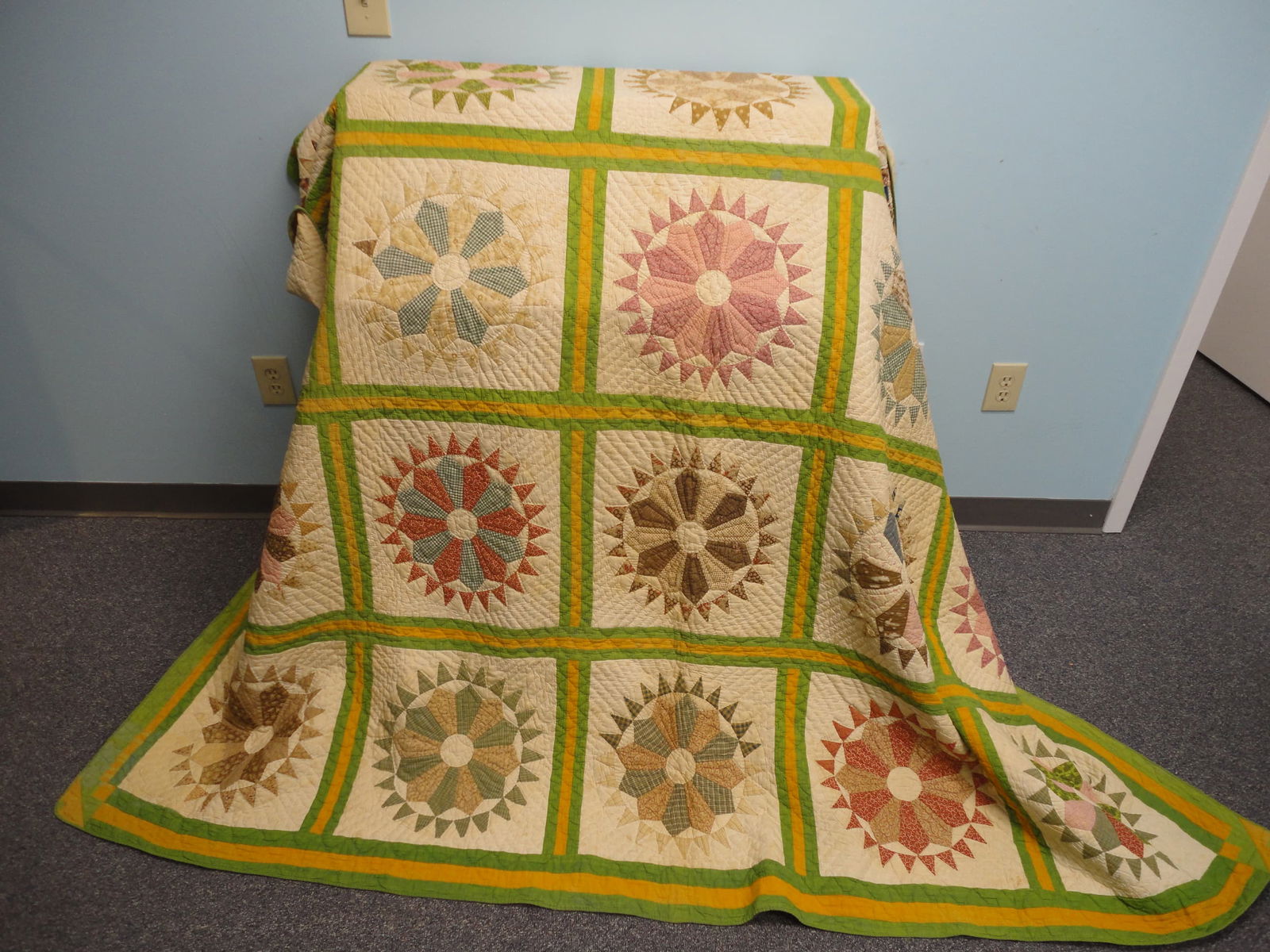 Vintage Hand Stitched Sun Star Quilt Topper - 89 x 72 (1 of 5)