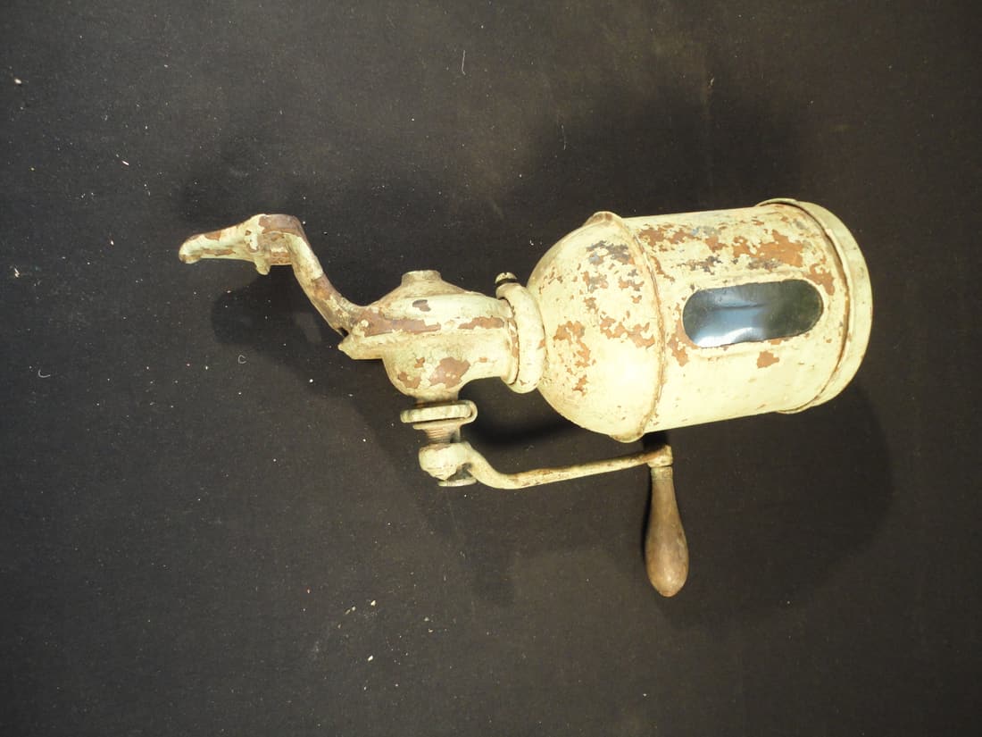 Antique Cast Iron Universal 0012 Landers, Frary & Clark Coffee Mill Grinder - Patent 1905 (1 of 6)