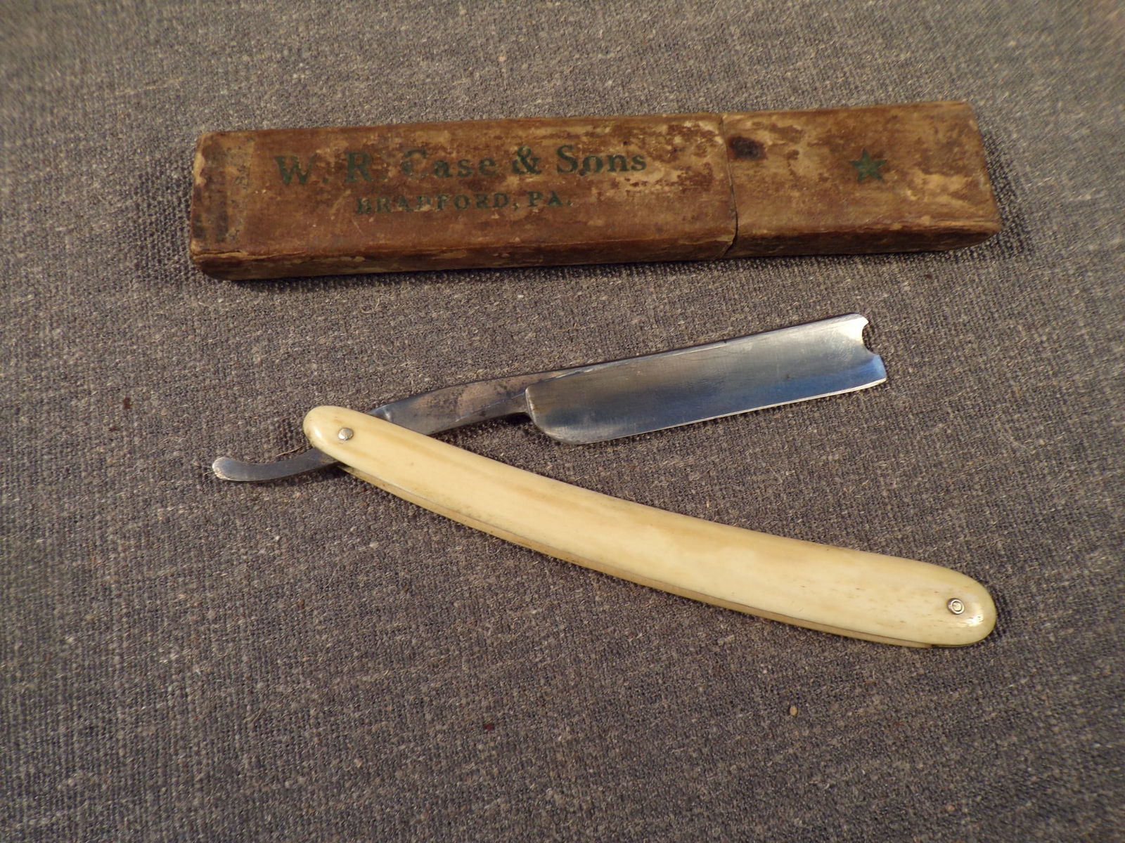 Vintage Case Brothers Little Valley NY Tested XX Straight Razor w/Box (1 of 4)