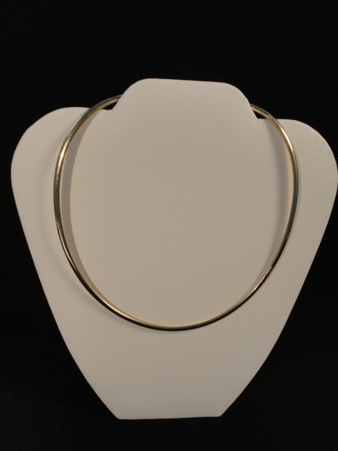 14k Yellow Gold Domed Omega Necklace 4 mm - 18 Inches -30.0 grams: 14k Yellow Gold Domed Omega Necklace 4 mm - 18 Inches -30.0 grams. This 14K Domed Omega Necklace is in Very Good condition as pictured. It measures 4mm in width and approx 18 inches long. Weight is 30