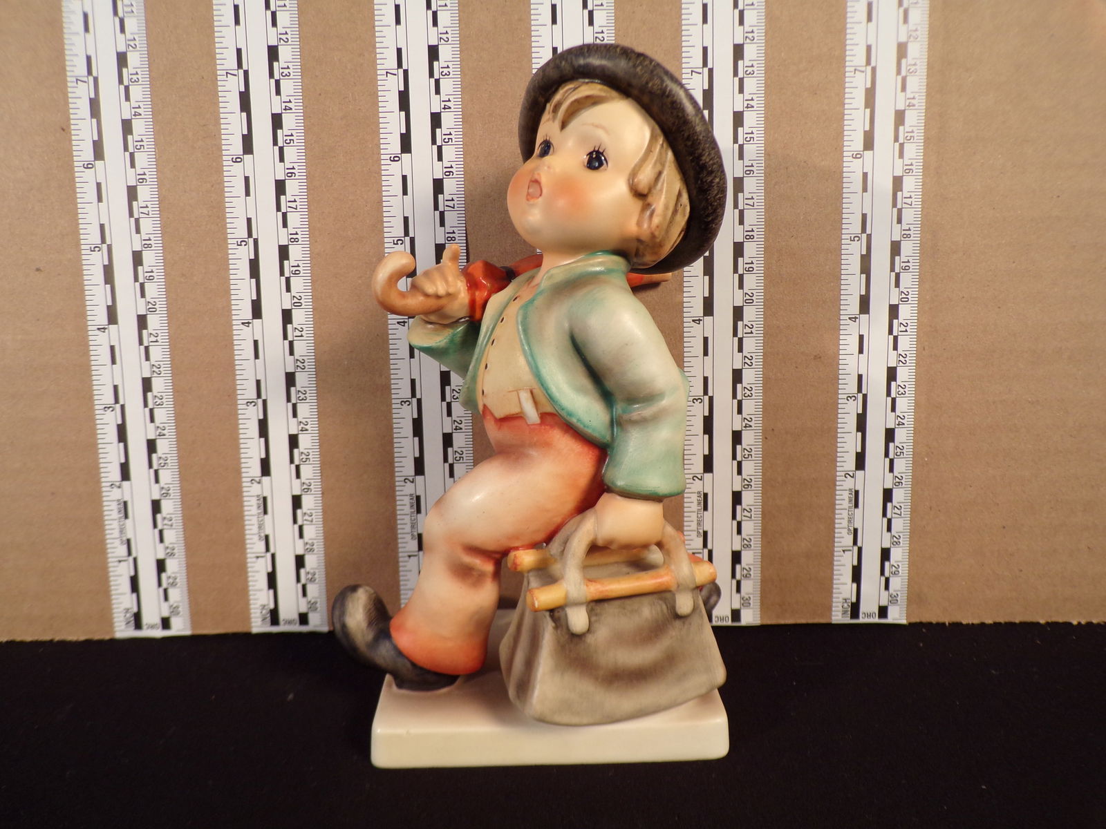 Hummel #7,  Trademark # - 3d, Figurine Name - Merry Wanderer (1 of 2)
