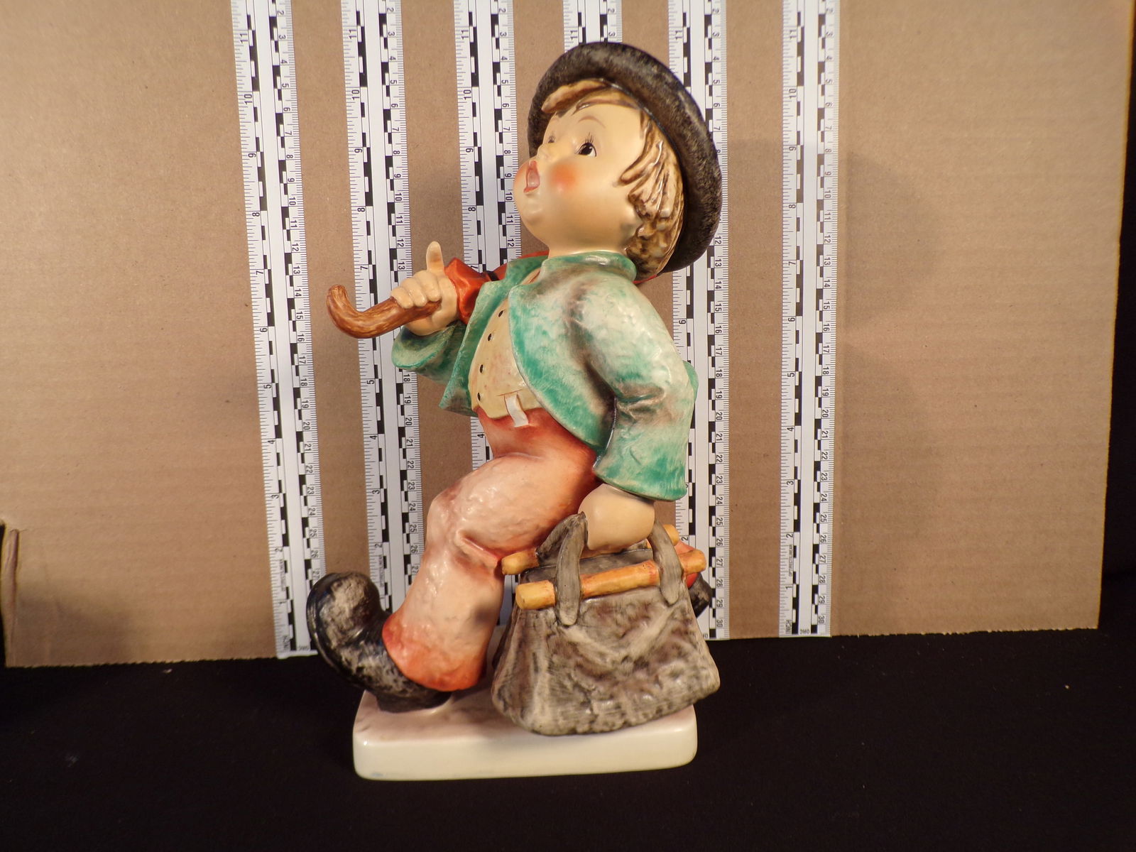 Hummel #7,  Trademark # - 5, Figurine Name - Merry Wanderer (Large) (1 of 2)
