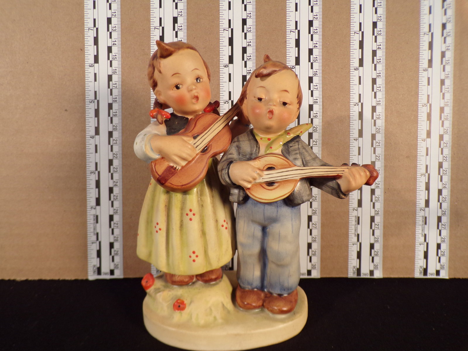 Hummel #150, Trademark # - 1 & 2 , Figurine Name - Happy Days: Up for auction is Hummel #150, Trademark # - 1 & 2 , Figurine Name - Happy Days, This hummel does not have a box and displays these special attributes: Both Tmk"S -- Rare?. This Hummel is in excellent