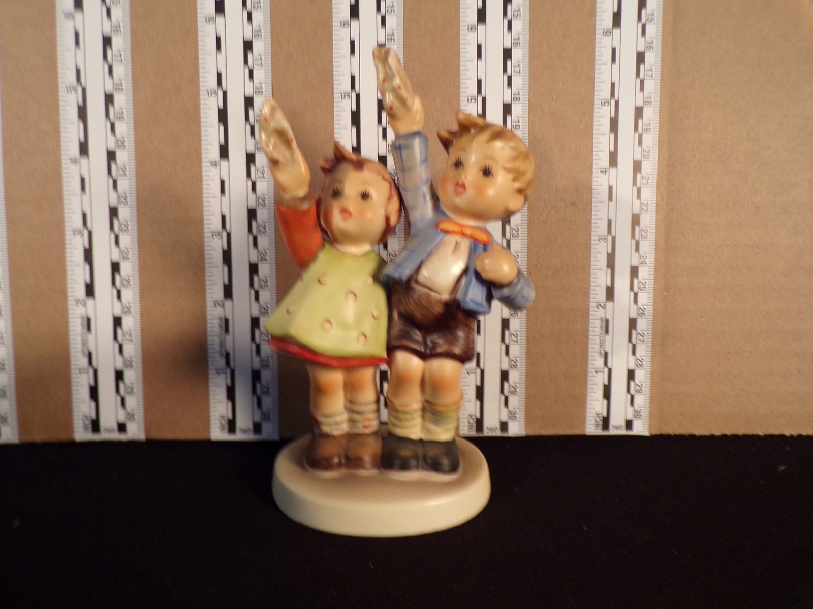 Hummel #153, Size Indicator # - 153/0 Trademark # - 5, Figurine Name - Auf Wiedersehn: Up for auction is Hummel #153, Size Indicator - 153/0, Trademark # - 5, Figurine Name - Auf Wiedersehn, This hummel does not have a box and displays these special attributes: None. This Hummel is in e