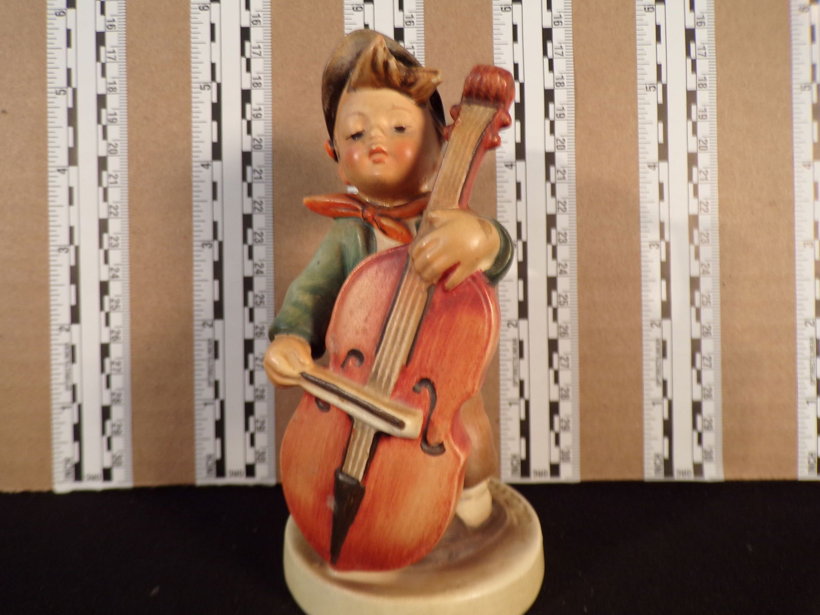 Hummel #186,  Trademark # - 3, Figurine Name - Sweet Music (1 of 2)