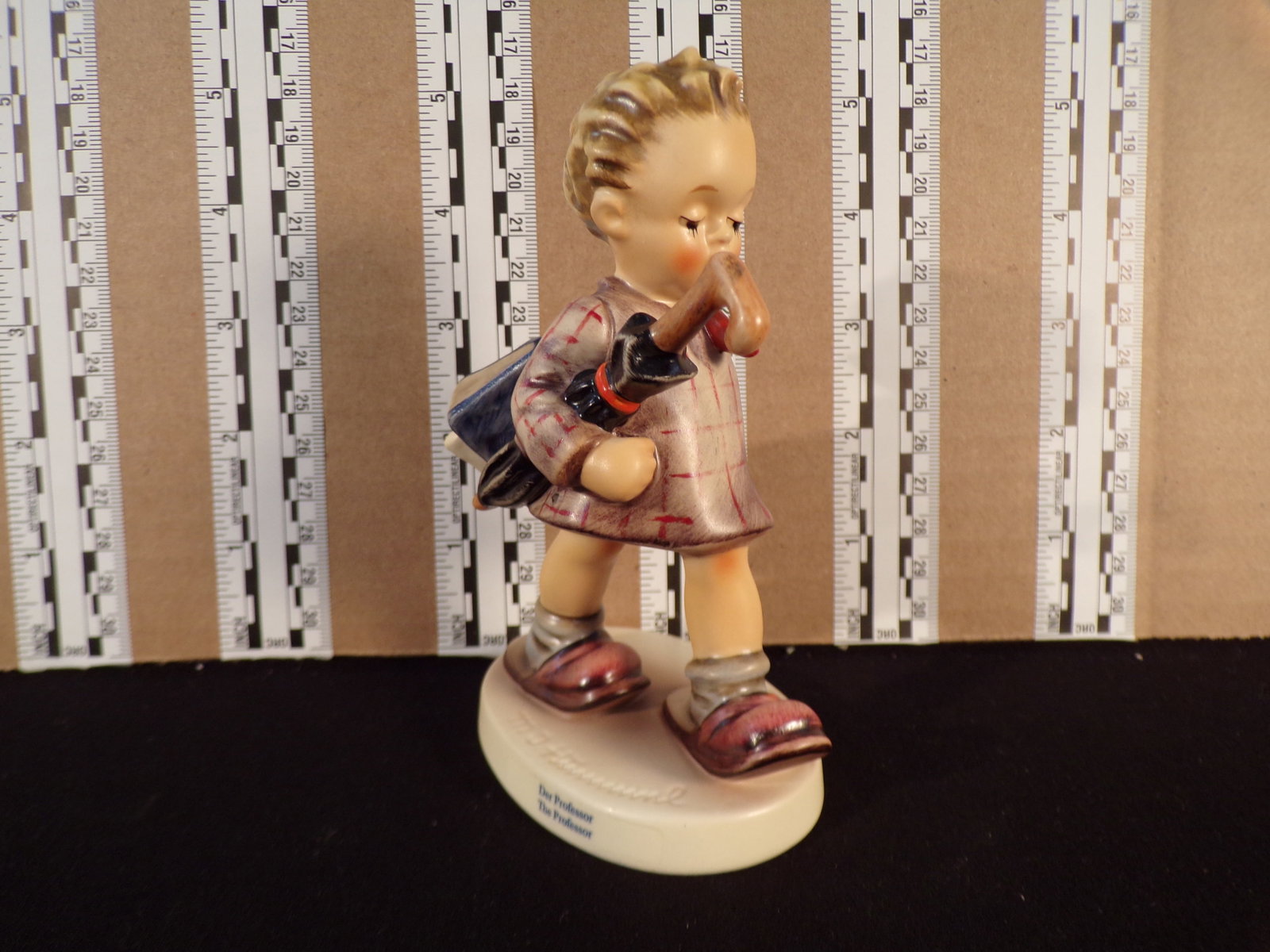 Hummel #320, Size Indicator # - 320/0 Trademark # - 7, Figurine Name - The Professor: Up for auction is Hummel #320, Size Indicator - 320/0, Trademark # - 7, Figurine Name - The Professor, This hummel does have a box and displays these special attributes: None. This Hummel is in excell
