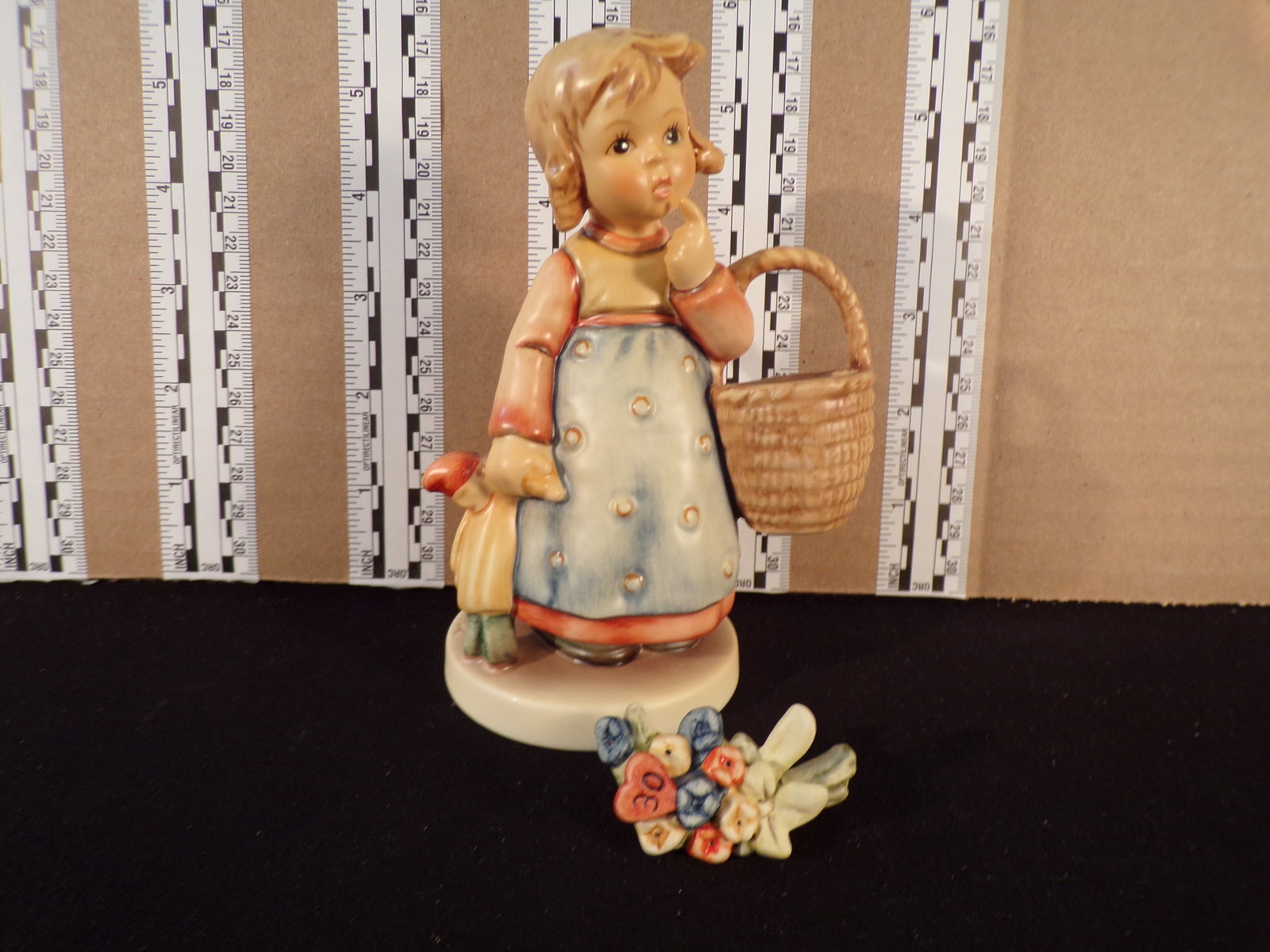 Hummel #362, Size Indicator # - 362/1 Trademark # - 8, Figurine Name - Forget Me Not: Up for auction is Hummel #362, Size Indicator - 362/1, Trademark # - 8, Figurine Name - Forget Me Not, This hummel does have a box and displays these special attributes: Exclusive Edition for Charter 