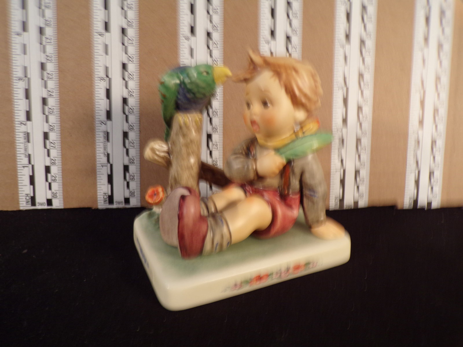 Hummel #462, Trademark # - 8, Figurine Name - Tit For Tat: Up for auction is Hummel #462, Trademark # - 8, Figurine Name - Tit For Tat, This hummel does have a box and displays these special attributes: None. This Hummel is in excellent condition with no chip