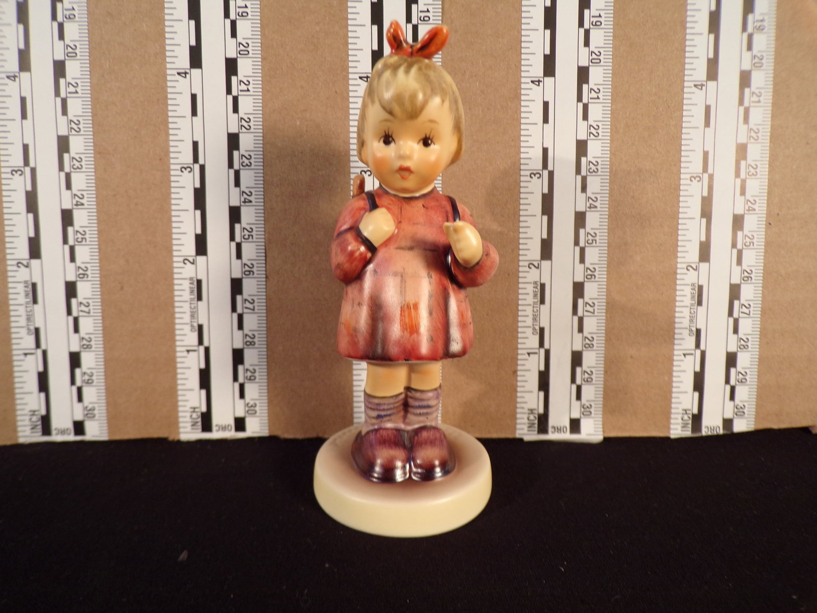 Hummel #488, Trademark # - 7, Figurine Name - What'S That?: Up for auction is Hummel #488, Trademark # - 7, Figurine Name - What'S That?, This hummel does have a box and displays these special attributes: M.I. Hummel Club 97/98. This Hummel is in excellent con