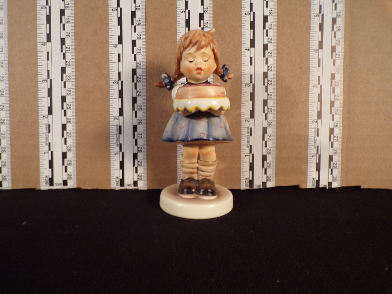 Hummel #541, Trademark # - 7, Figurine Name - Sweet As Can Be: Up for auction is Hummel #541, Trademark # - 7, Figurine Name - Sweet As Can Be, This hummel does have a box and displays these special attributes: M.I. Hummel Club 93/94. This Hummel is in excellent 