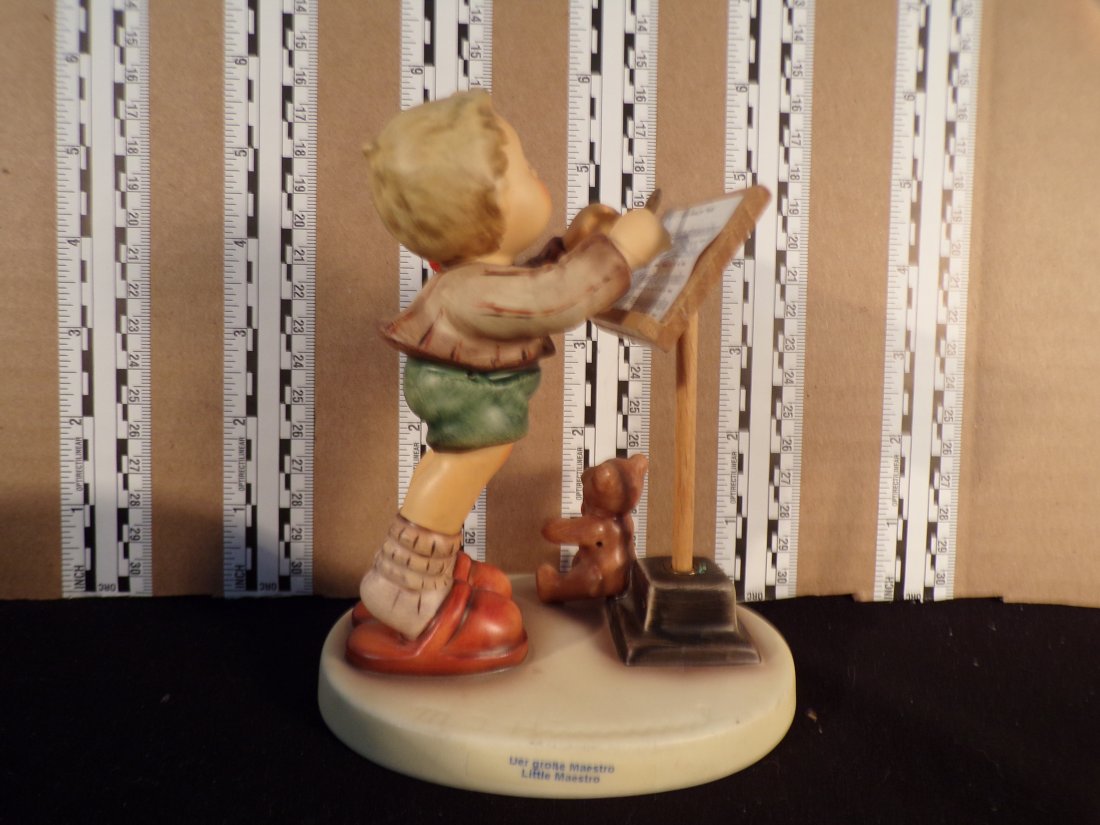 Hummel #826, Size Indicator # - 826/1 Trademark # - 8, Figurine Name - Little Maestro: Up for auction is Hummel #826, Size Indicator - 826/1, Trademark # - 8, Figurine Name - Little Maestro, This hummel does not have a box and displays these special attributes: No Steiff Bear -- Closed 