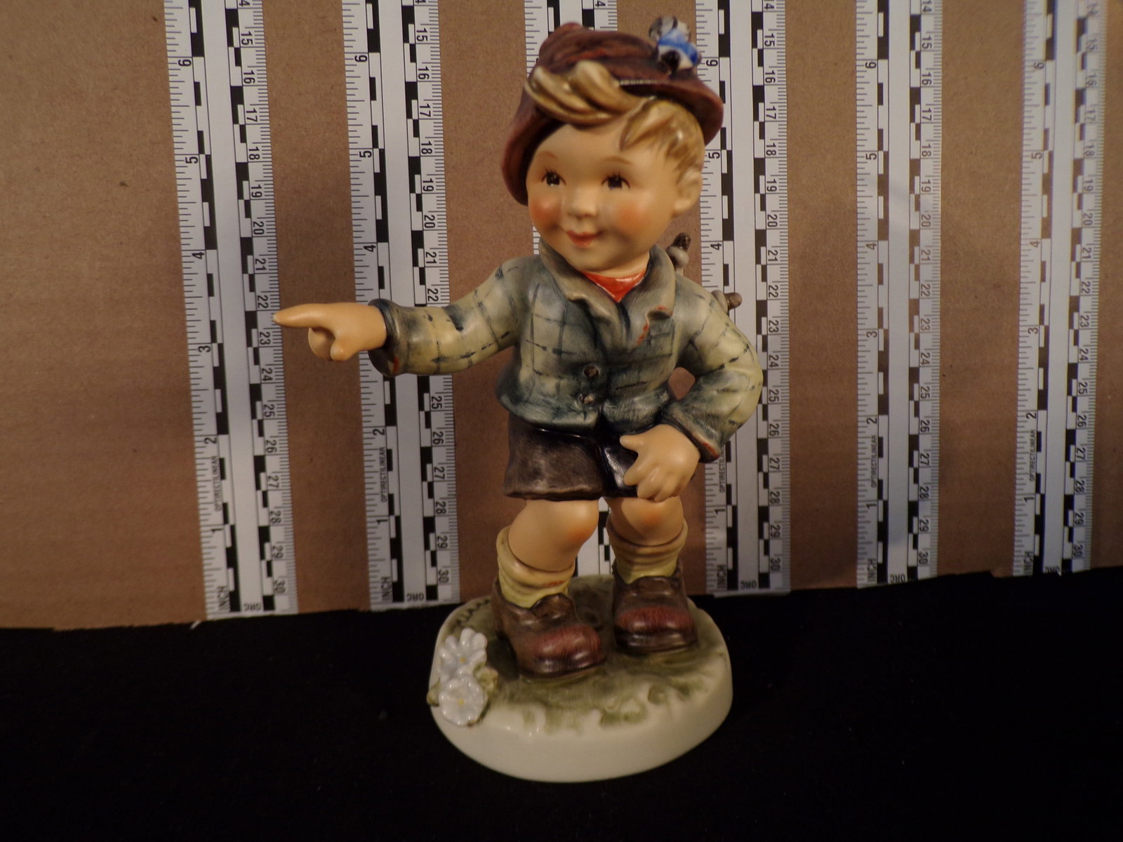 Hummel #2215, Trademark # - 8, Figurine Name - Gotcha!: Up for auction is Hummel #2215, Trademark # - 8, Figurine Name - Gotcha!, This hummel does have a box and displays these special attributes: None. This Hummel is in excellent condition with no chips o