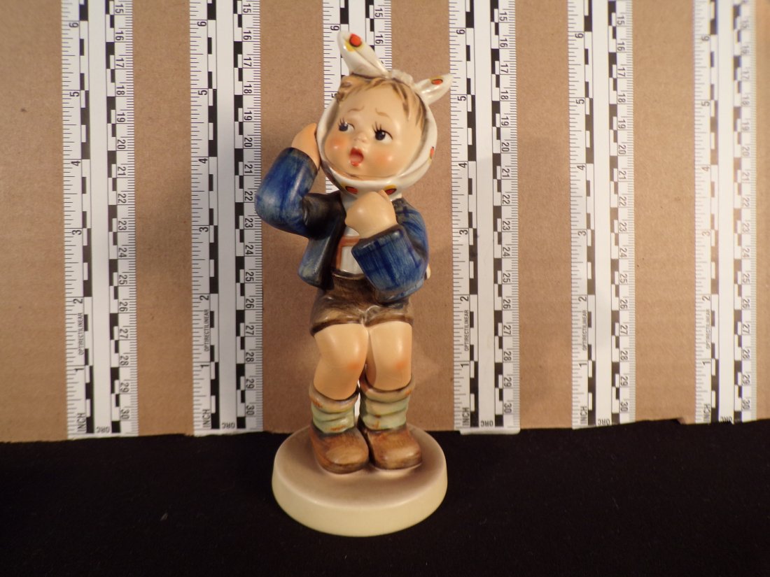 Hummel #217, Trademark # - 4, Figurine Name - Boy With Toothache.: Up for auction is Hummel #217, Trademark # - 4, Figurine Name - Boy With Toothache, This hummel does not have a box and displays these special attributes: None. This Hummel is in excellent condition w