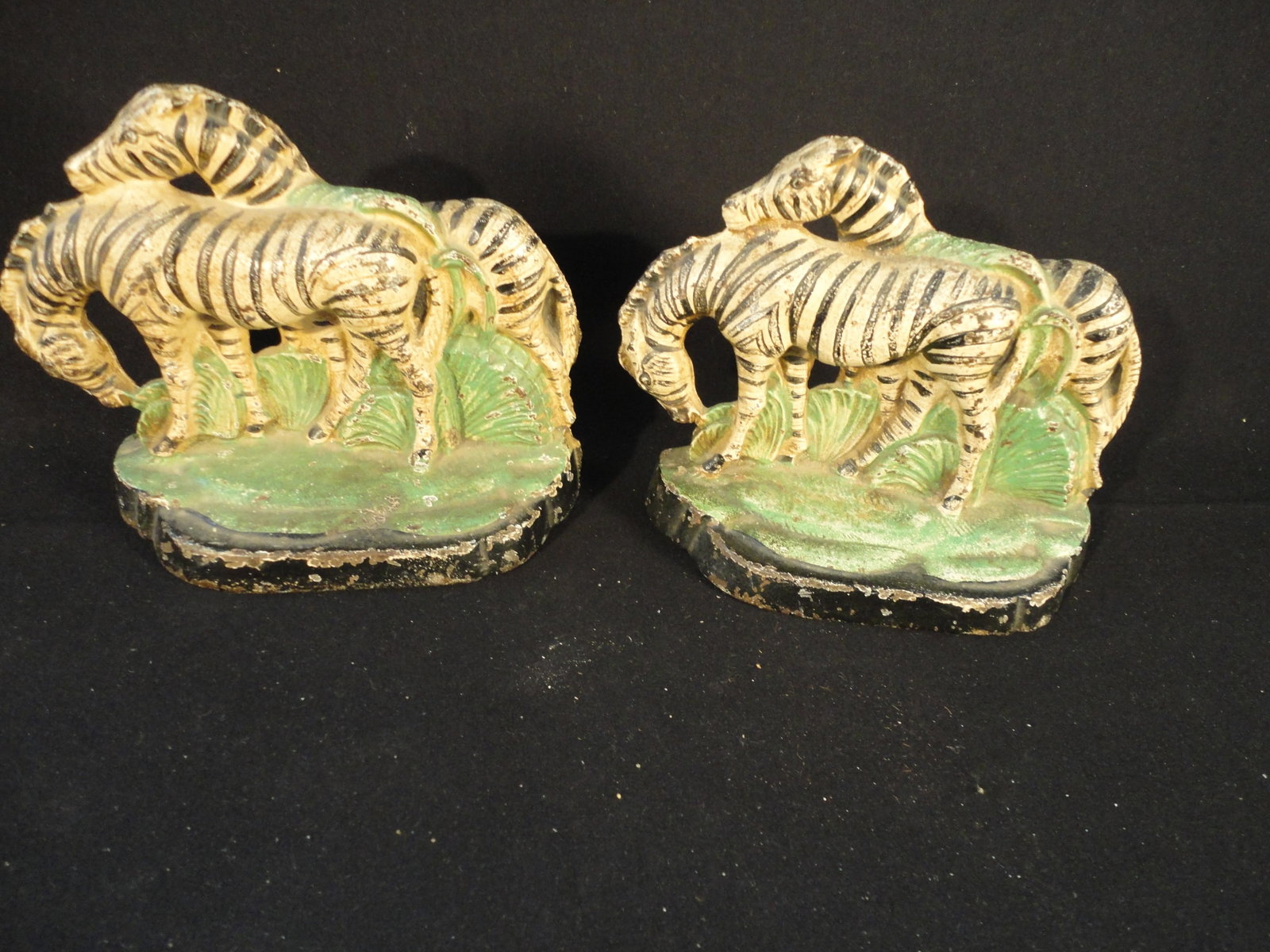 Antique Pair of Original Paint Cast Iron Zebra Bookends. (1 of 7)