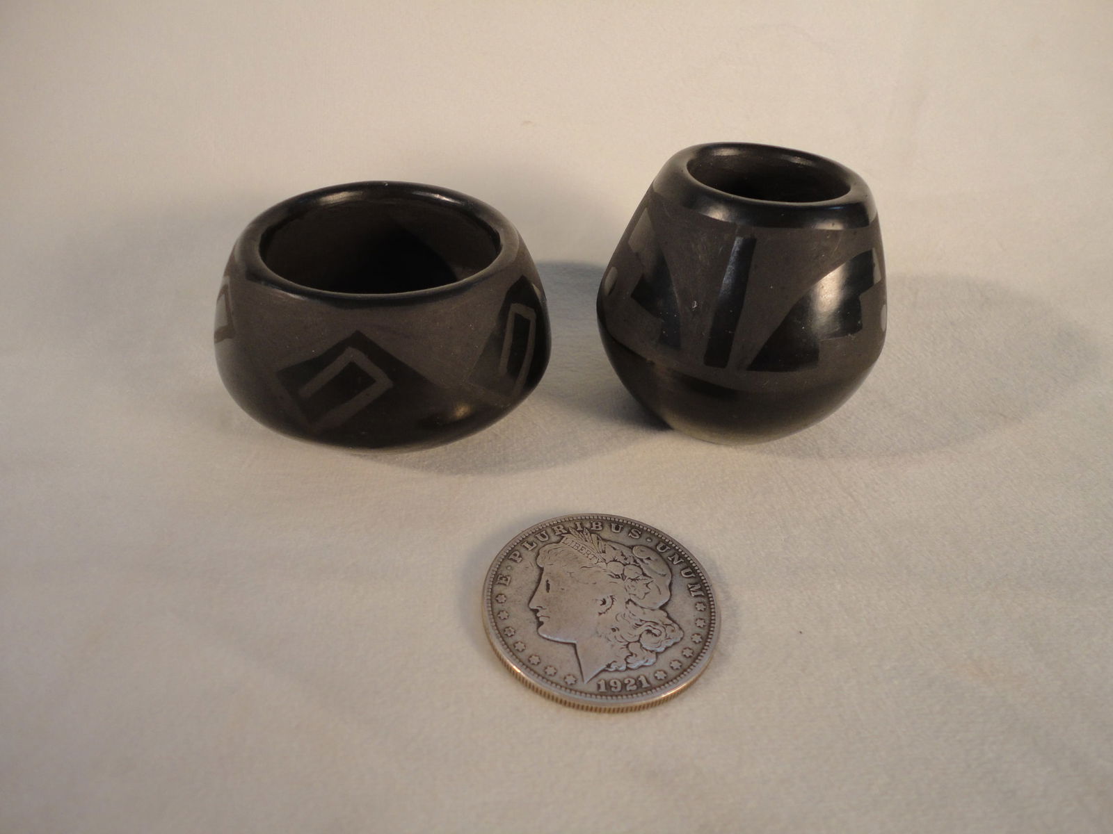 Lot of 2 Vintage Black Polished Vessels from San Ildefonso Pueblo, New Mexico (1 of 4)