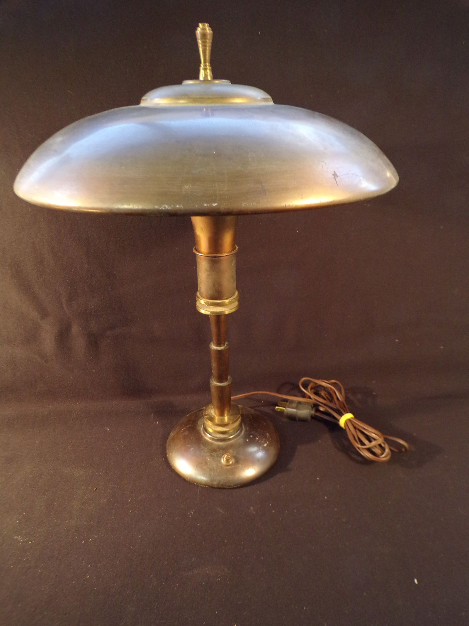Vintage Faries Guardsman Junior Table Lamp by Bert A. Dickerson. (1 of 5)